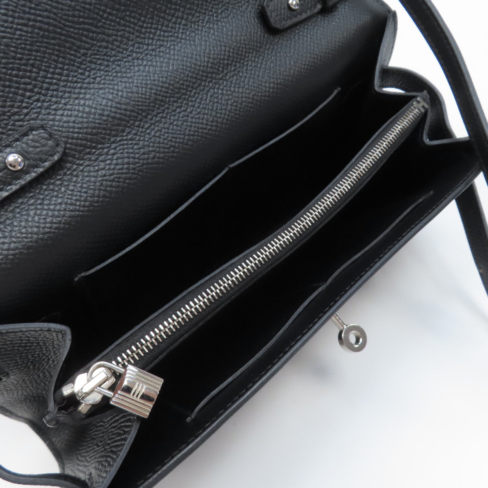 HERMES Togo皮革Kelly To Go銀扣肩背袋Noir/黑色
