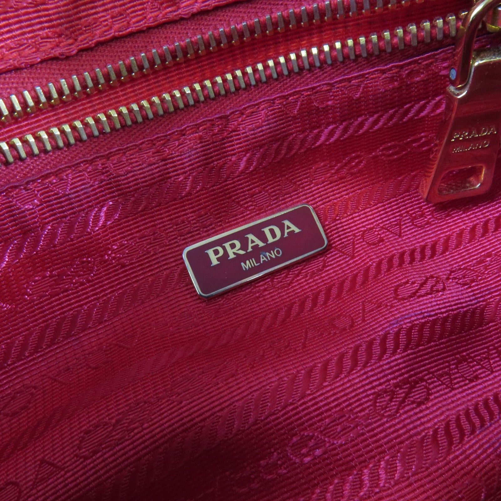 PRADA 尼龍Shoulder Bag金扣肩背袋