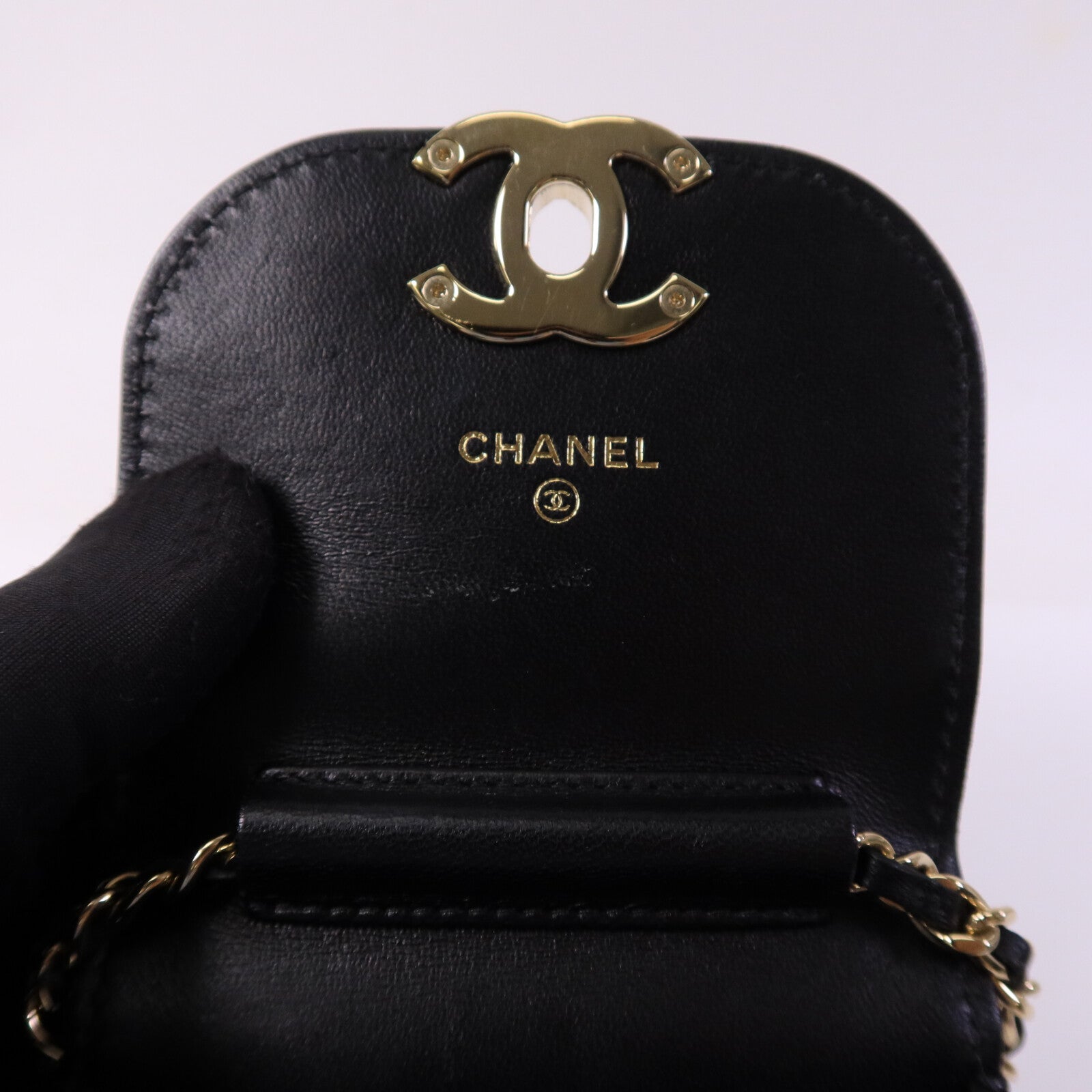 CHANEL 羊皮皮革Vanity Phone Holder鏈帶肩背袋
