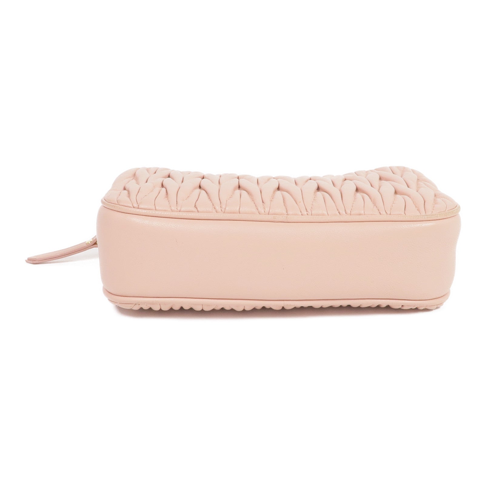 Miu Miu 羊皮皮革Matelasse Pouch金扣肩背袋