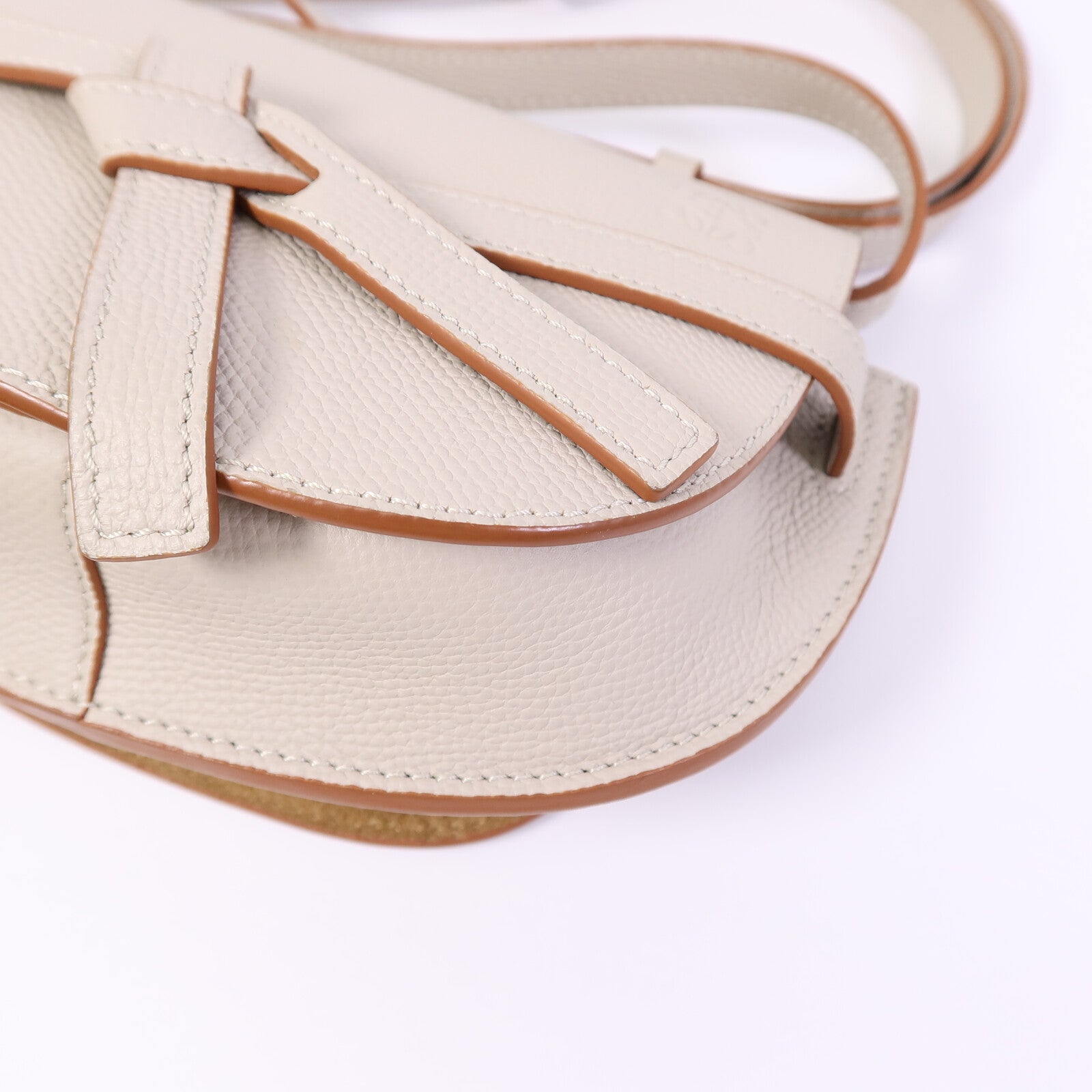 LOEWE 牛皮皮革Mini Gate肩背袋