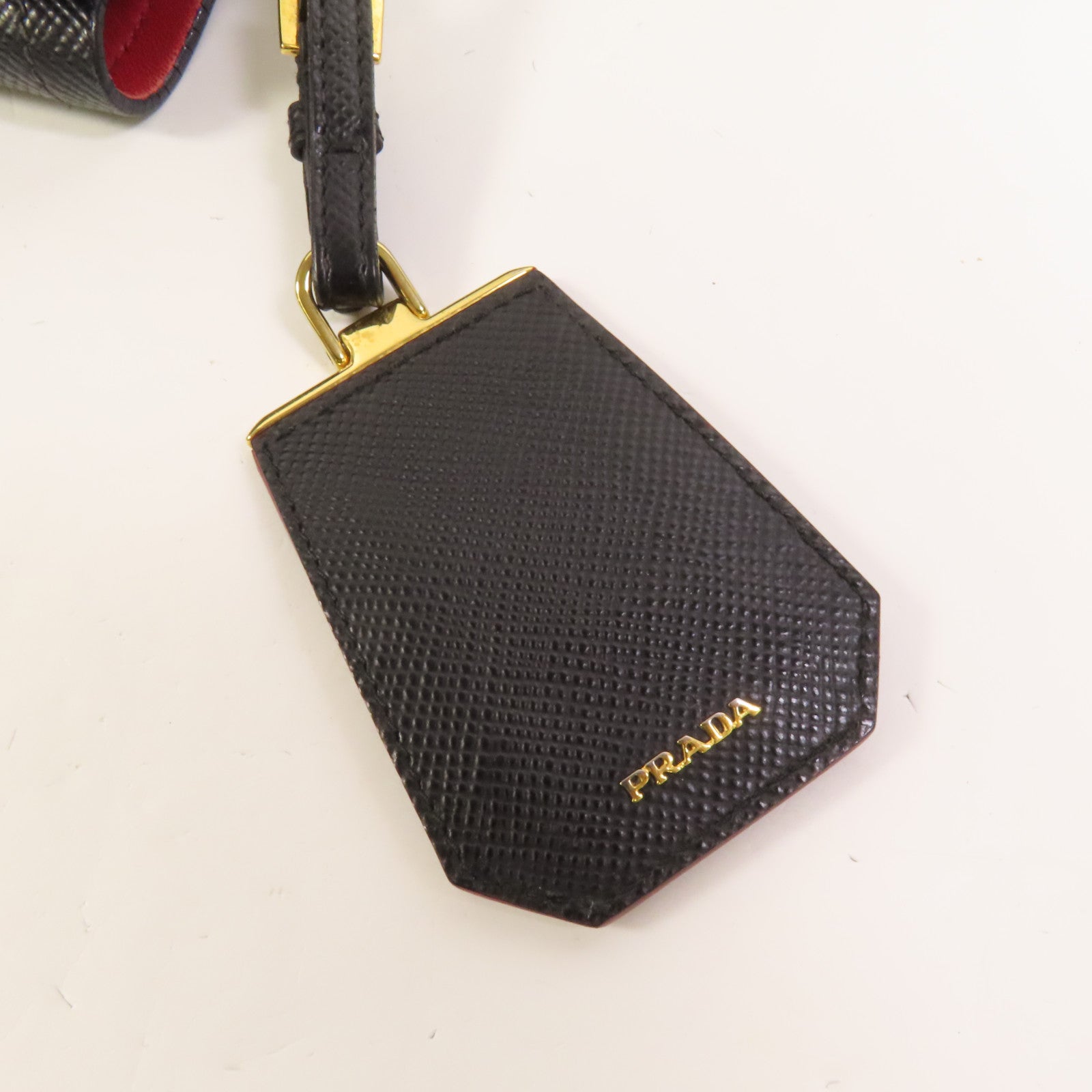 PRADA Saffiano皮革Handbag金扣手挽袋