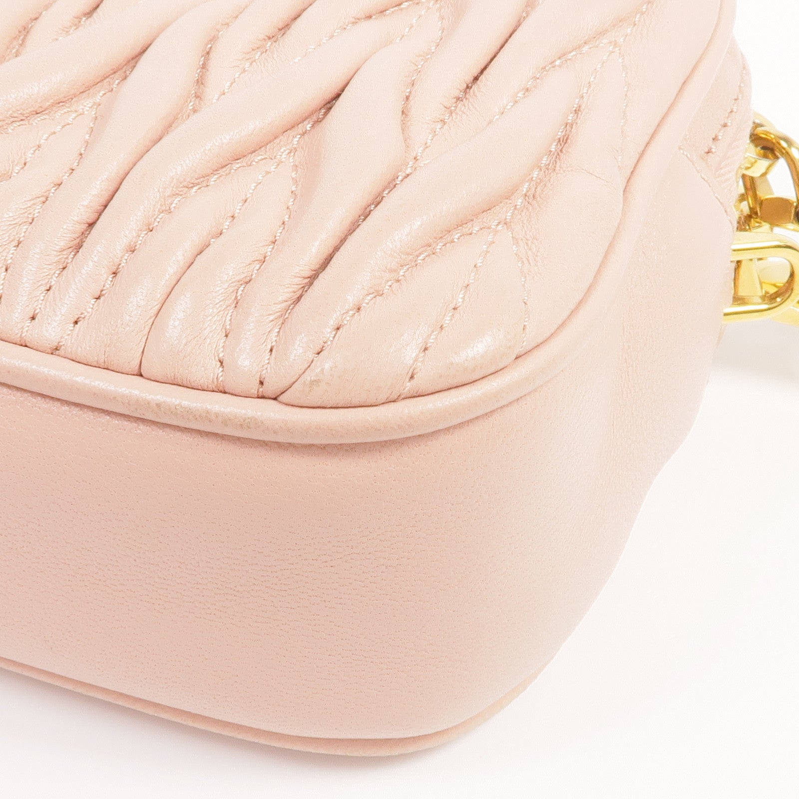 Miu Miu 羊皮皮革Matelasse Pouch金扣肩背袋