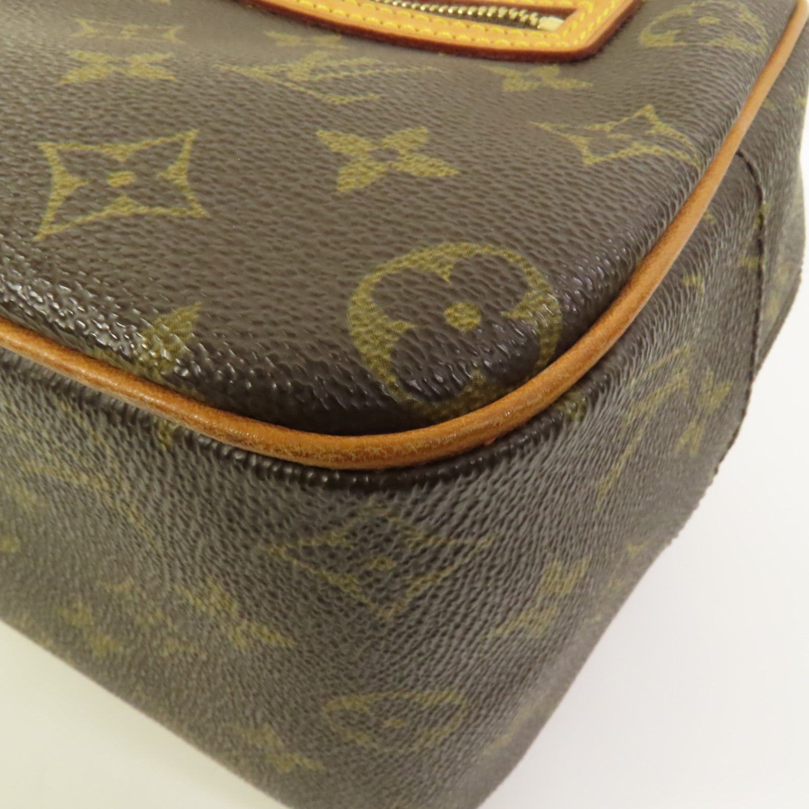 LOUIS VUITTON Monogram Cite MM金扣肩背袋