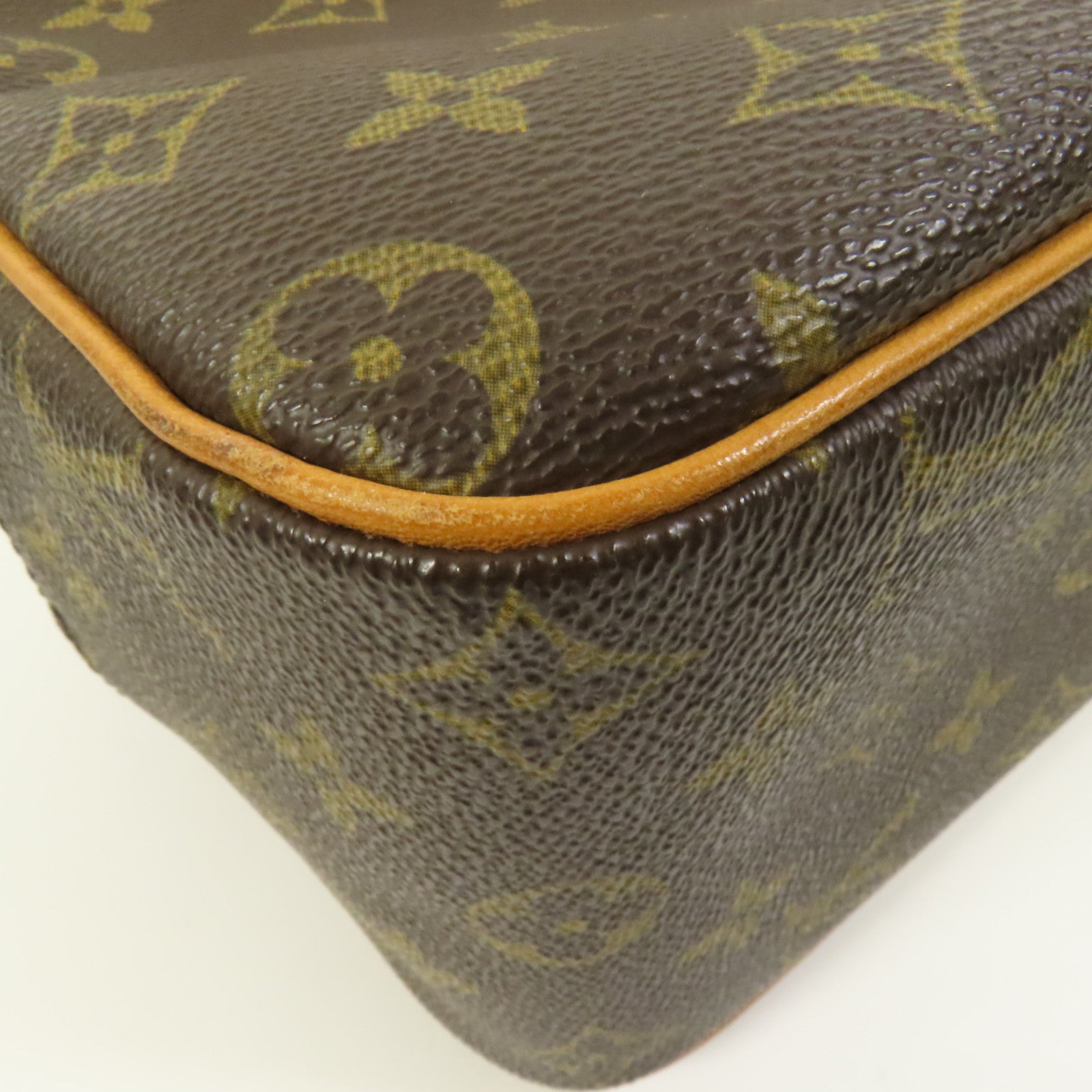 LOUIS VUITTON Monogram Cite MM金扣肩背袋