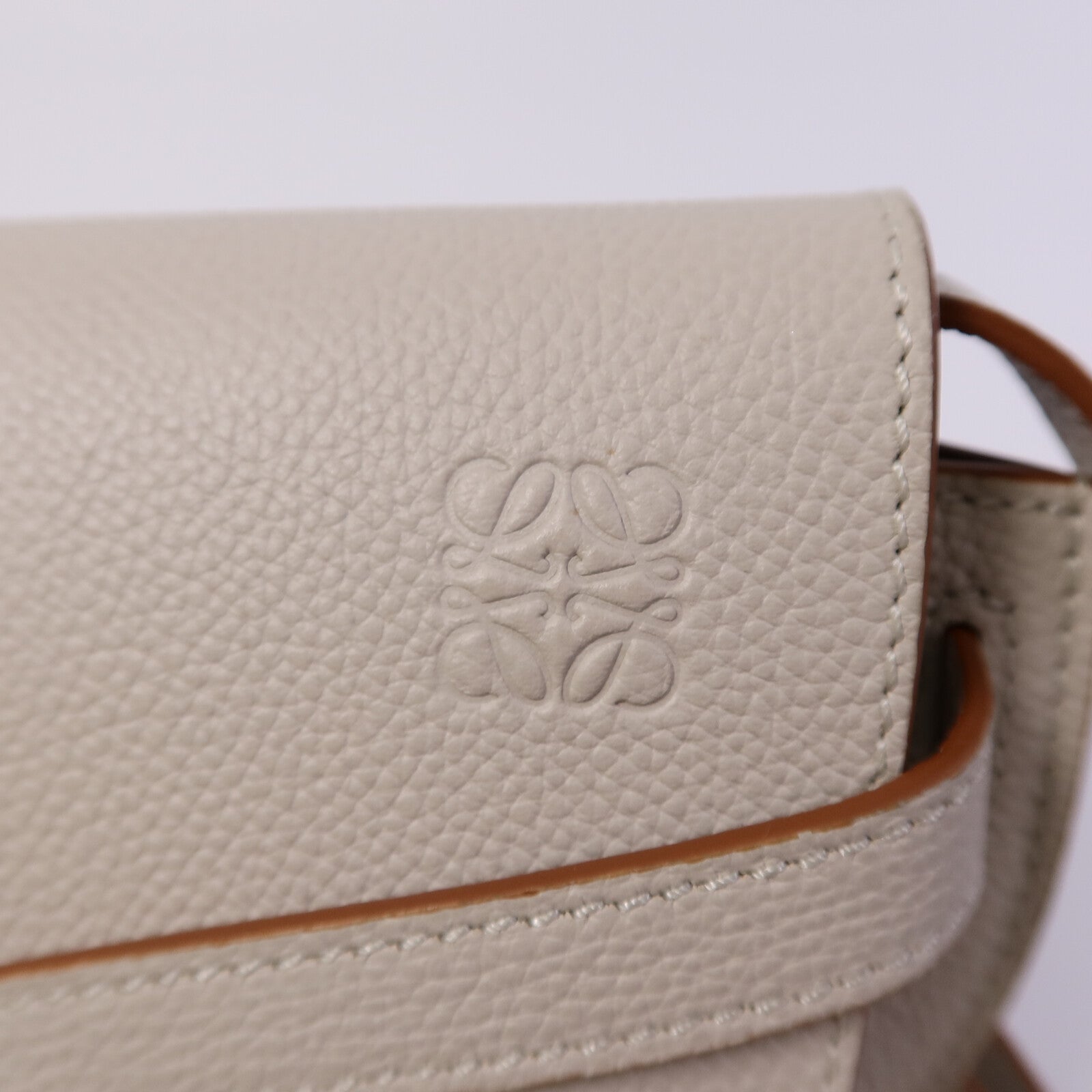 LOEWE 牛皮皮革Mini Gate肩背袋