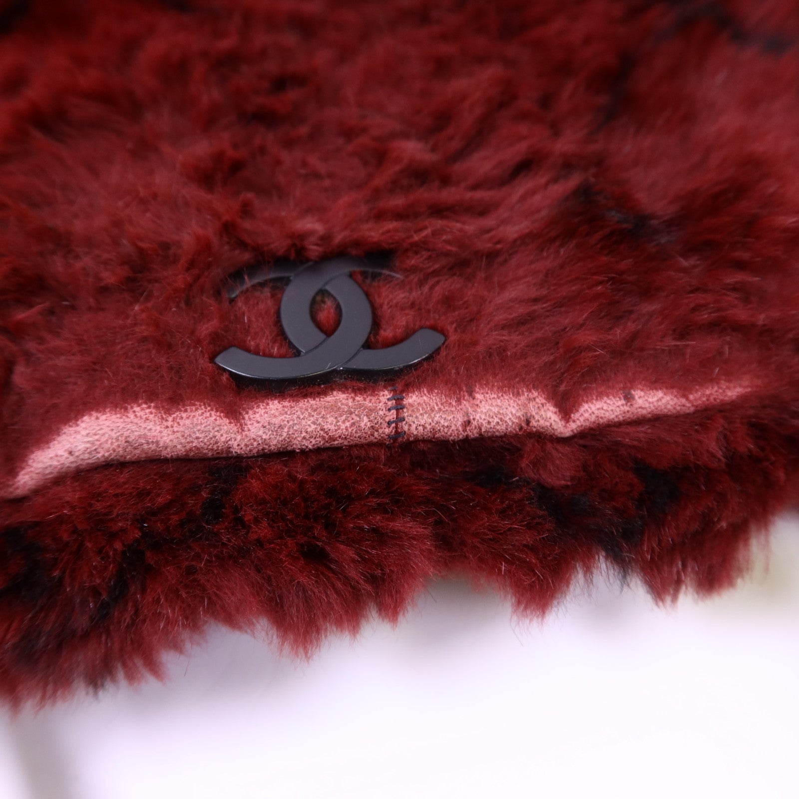 CHANEL 兔毛Shoulder Bag黑扣鏈帶肩背袋