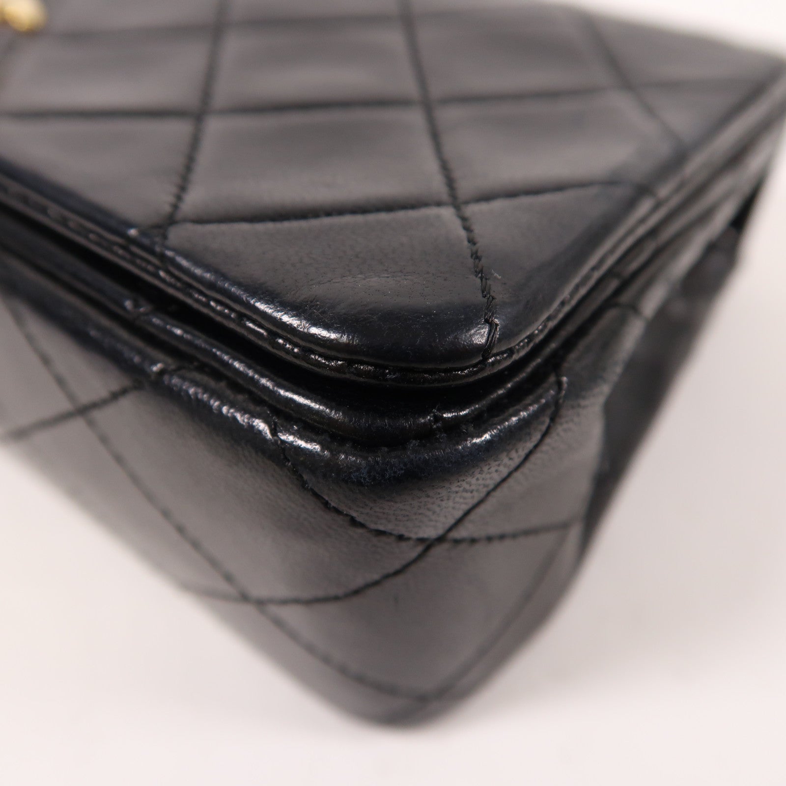 CHANEL 羊皮皮革Vintage Chain Shoulder金扣鏈帶肩背袋