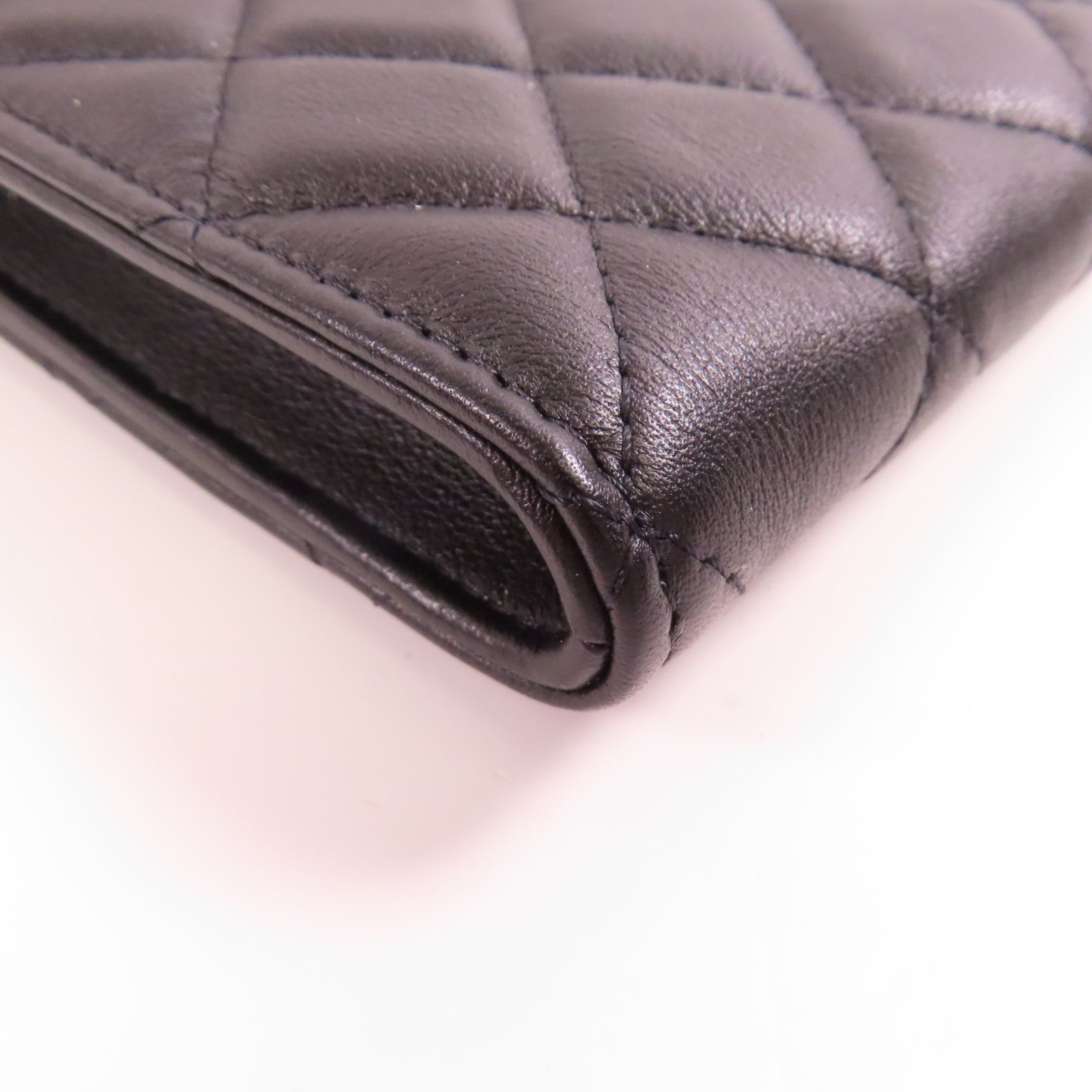 CHANEL 牛皮皮革Long Strap Phone Bag銀扣鏈帶肩背袋