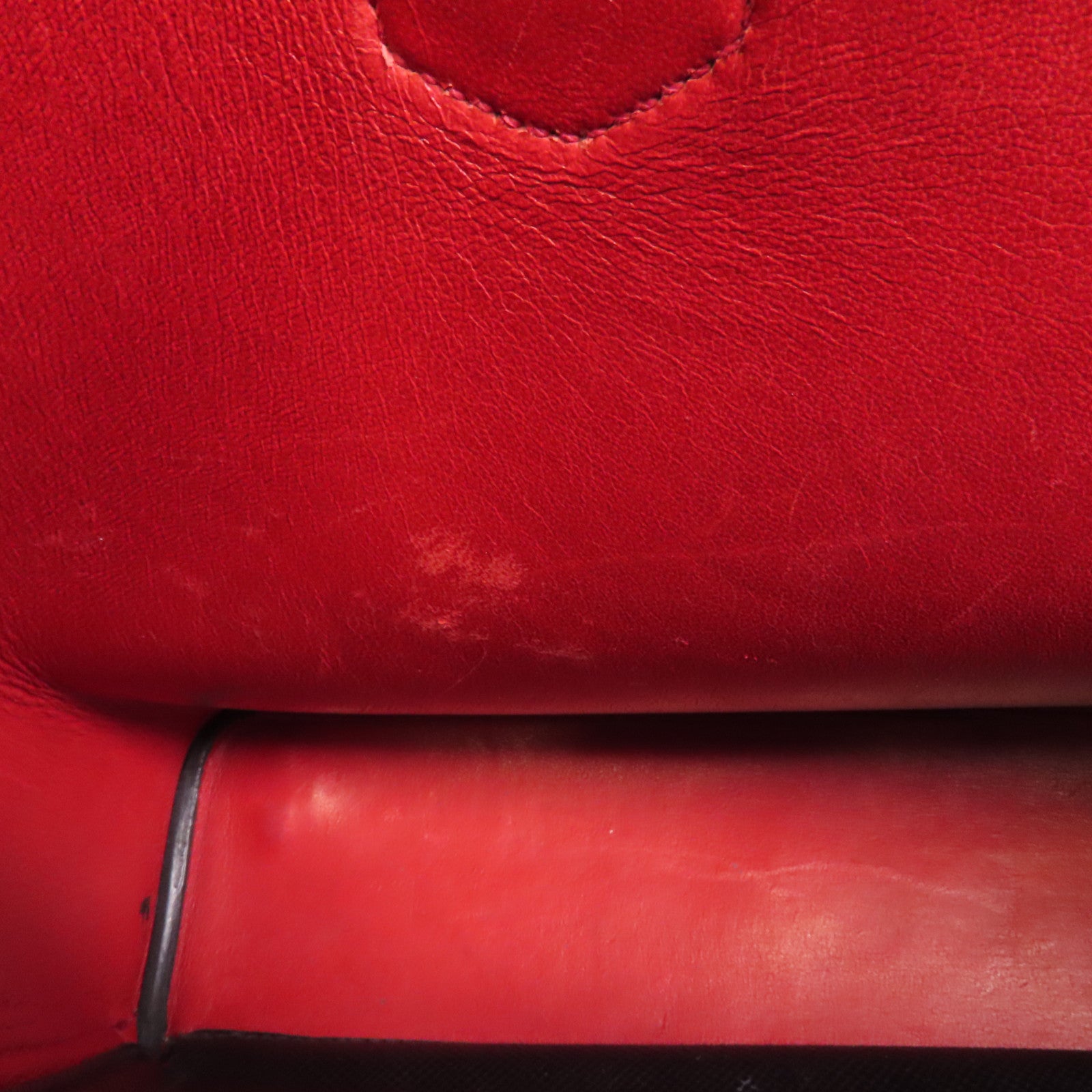 PRADA Saffiano皮革Handbag金扣手挽袋