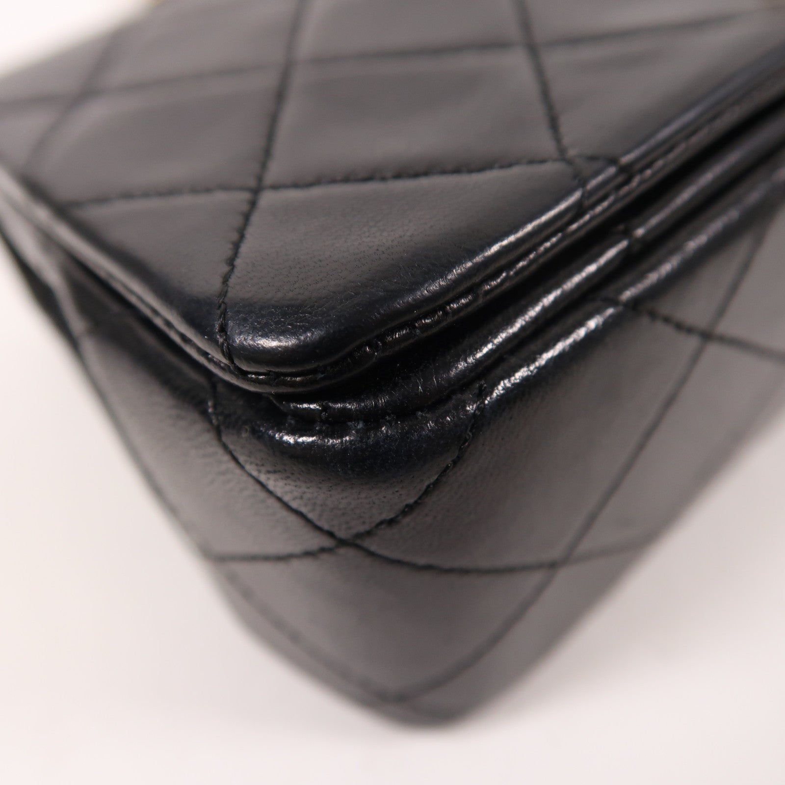 CHANEL 羊皮皮革Vintage Chain Shoulder金扣鏈帶肩背袋