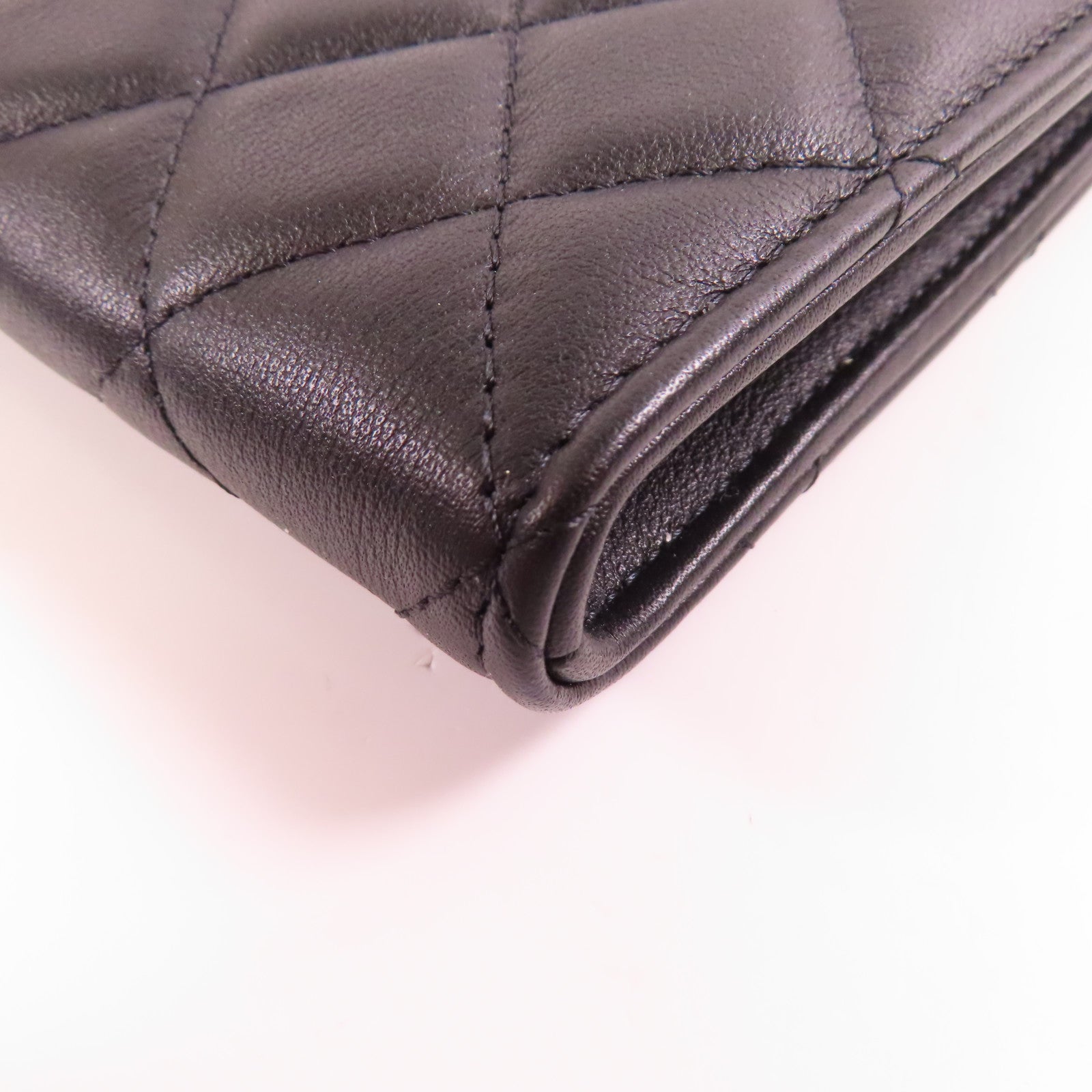 CHANEL 牛皮皮革Long Strap Phone Bag銀扣鏈帶肩背袋