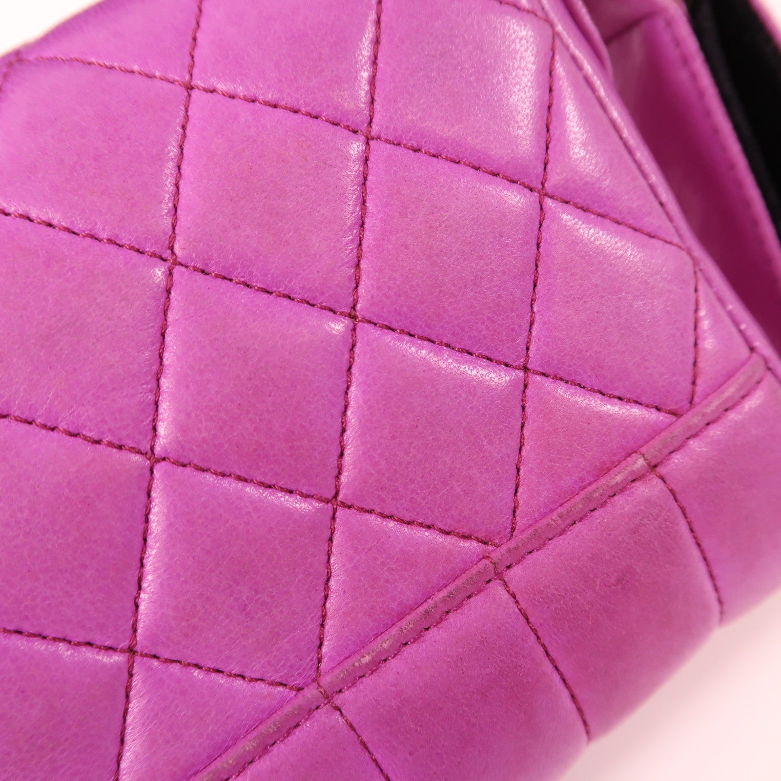 CHANEL 牛皮皮革Shoulder Bag金扣肩背袋