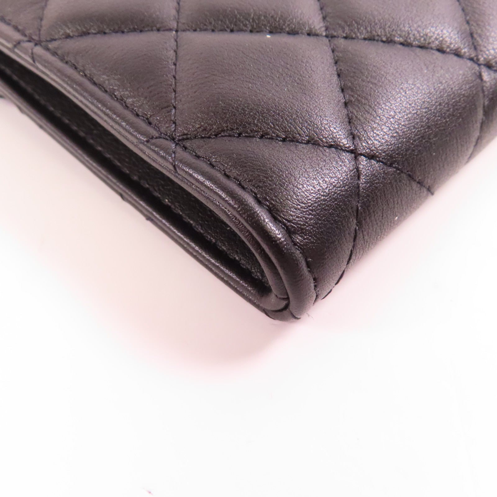 CHANEL 牛皮皮革Long Strap Phone Bag銀扣鏈帶肩背袋