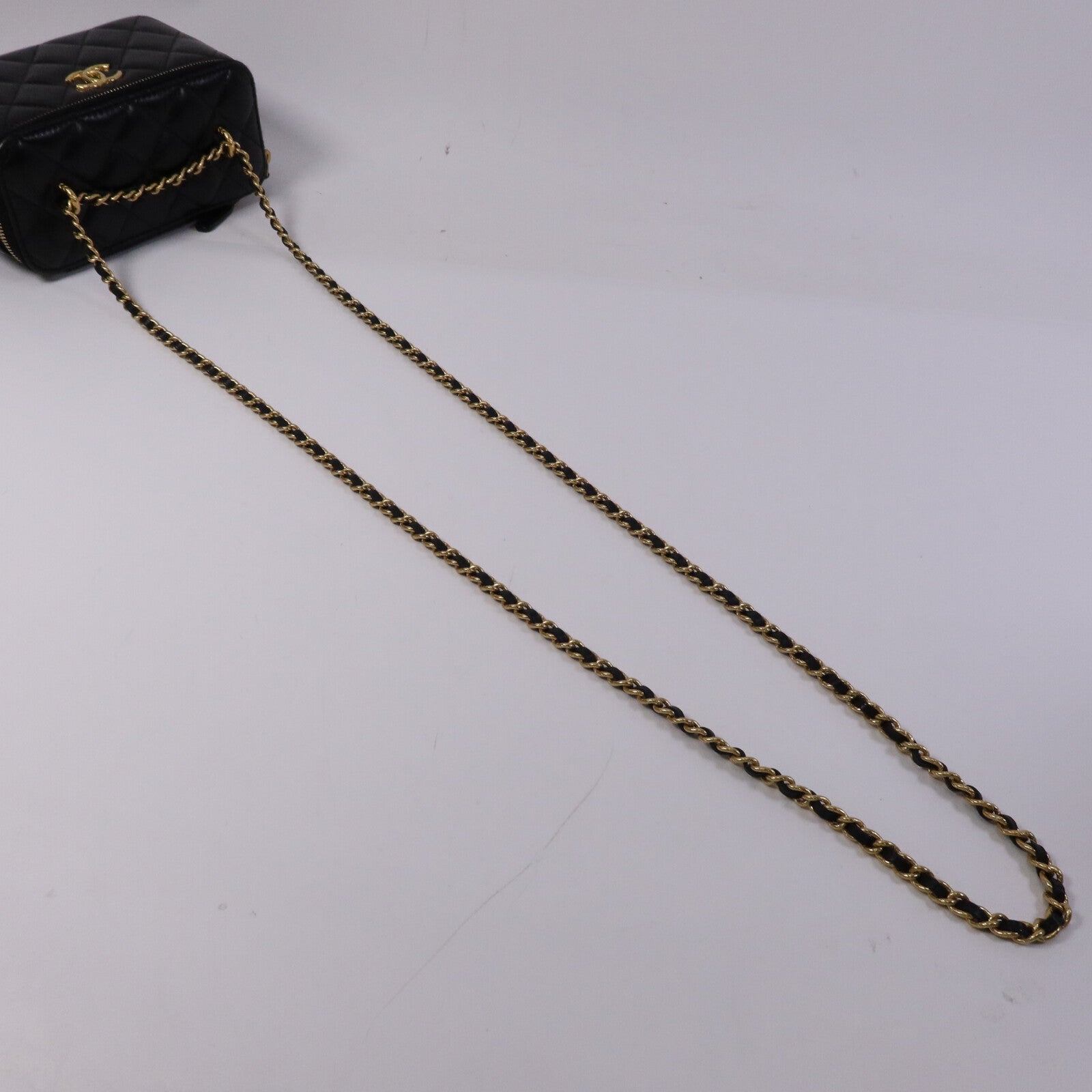 CHANEL 羊皮皮革Vanity Case金扣鏈帶肩背袋