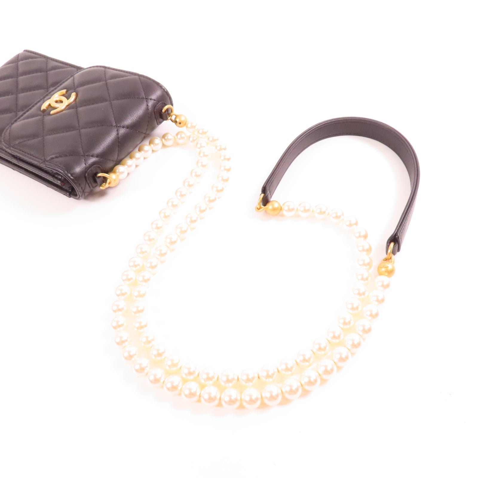 CHANEL 牛皮皮革Long Strap Phone Bag銀扣鏈帶肩背袋