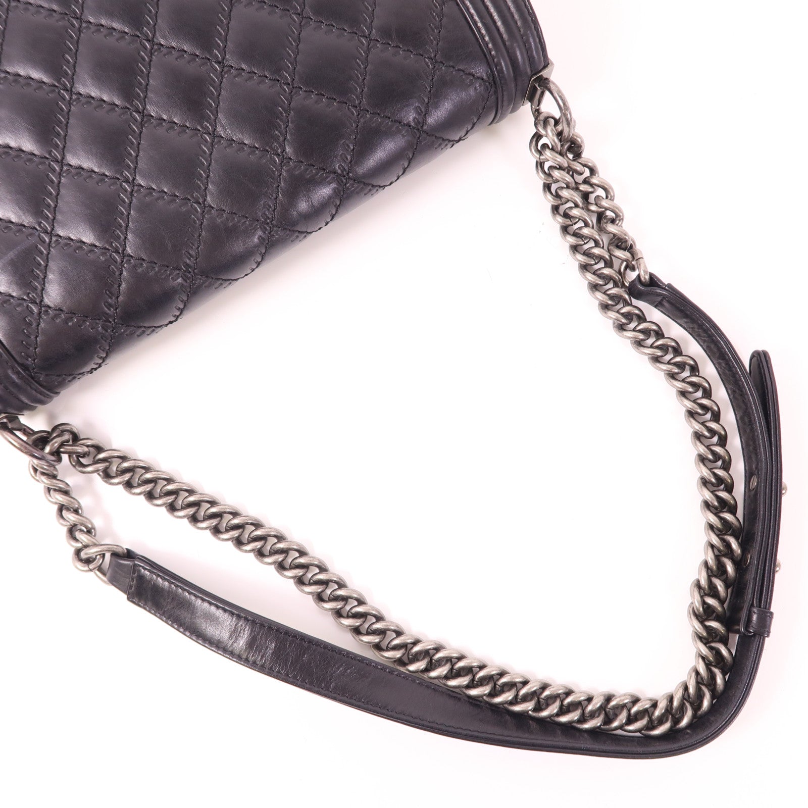 CHANEL 牛皮皮革Boy 30銀扣肩背袋