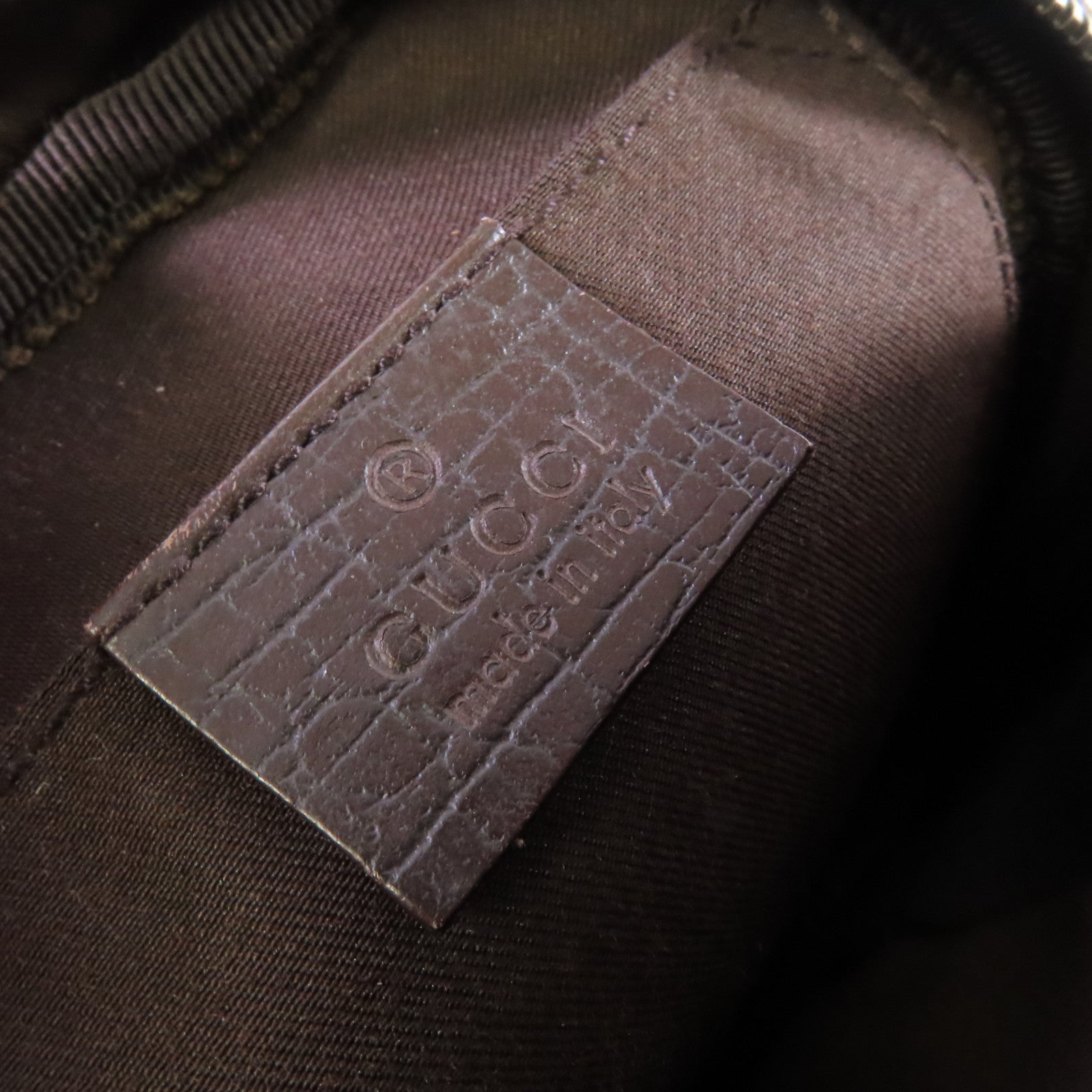 GUCCI 【清倉大減價】塗層帆布GG Supreme銀扣肩背袋啡色