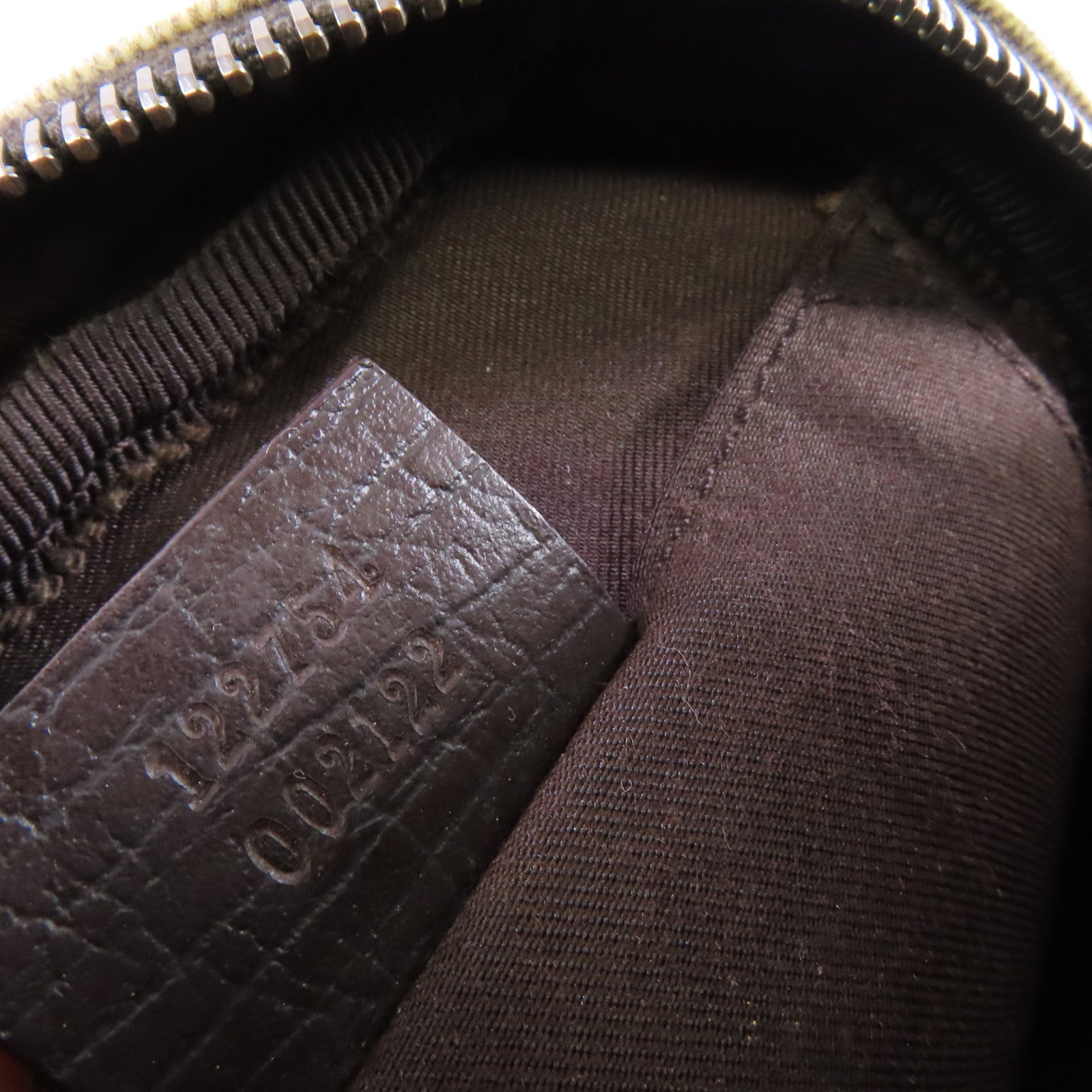 GUCCI 【清倉大減價】塗層帆布GG Supreme銀扣肩背袋啡色