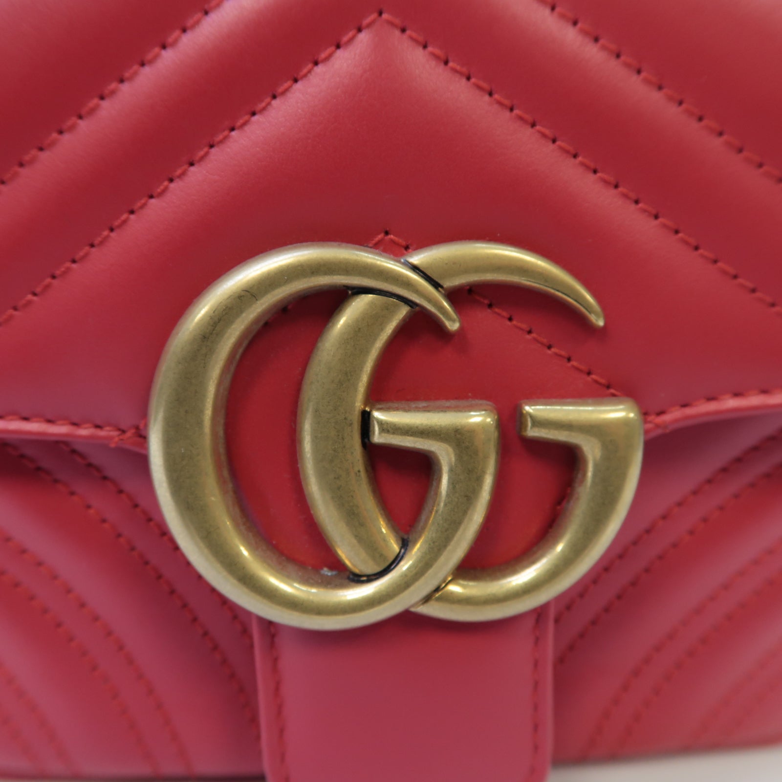 GUCCI **【激減優惠】牛皮皮革GG Marmont Shoulder Bag金扣鏈帶肩背袋紅色