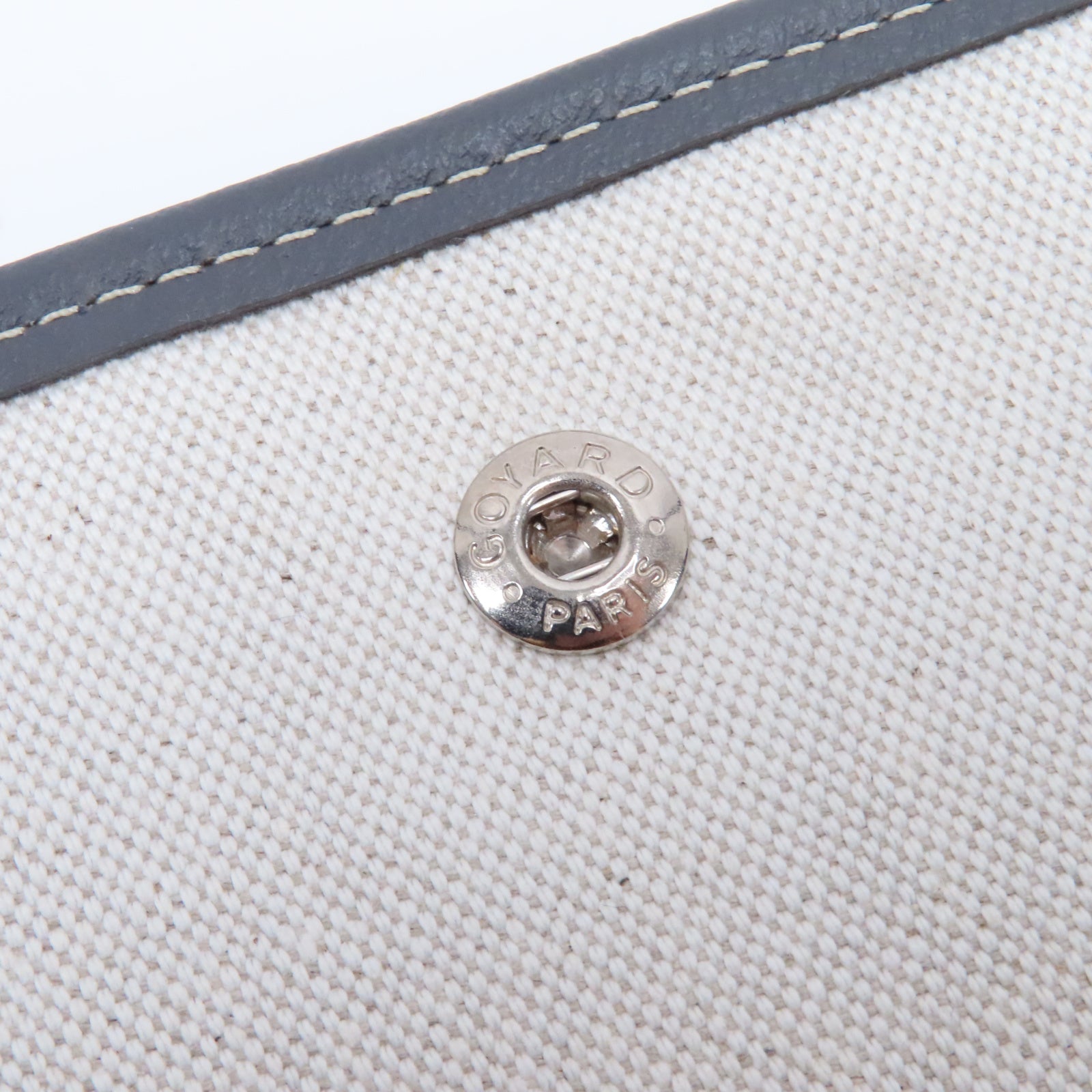GOYARD 塗層帆布Plumet Pocket Wallet銀扣肩背袋灰色