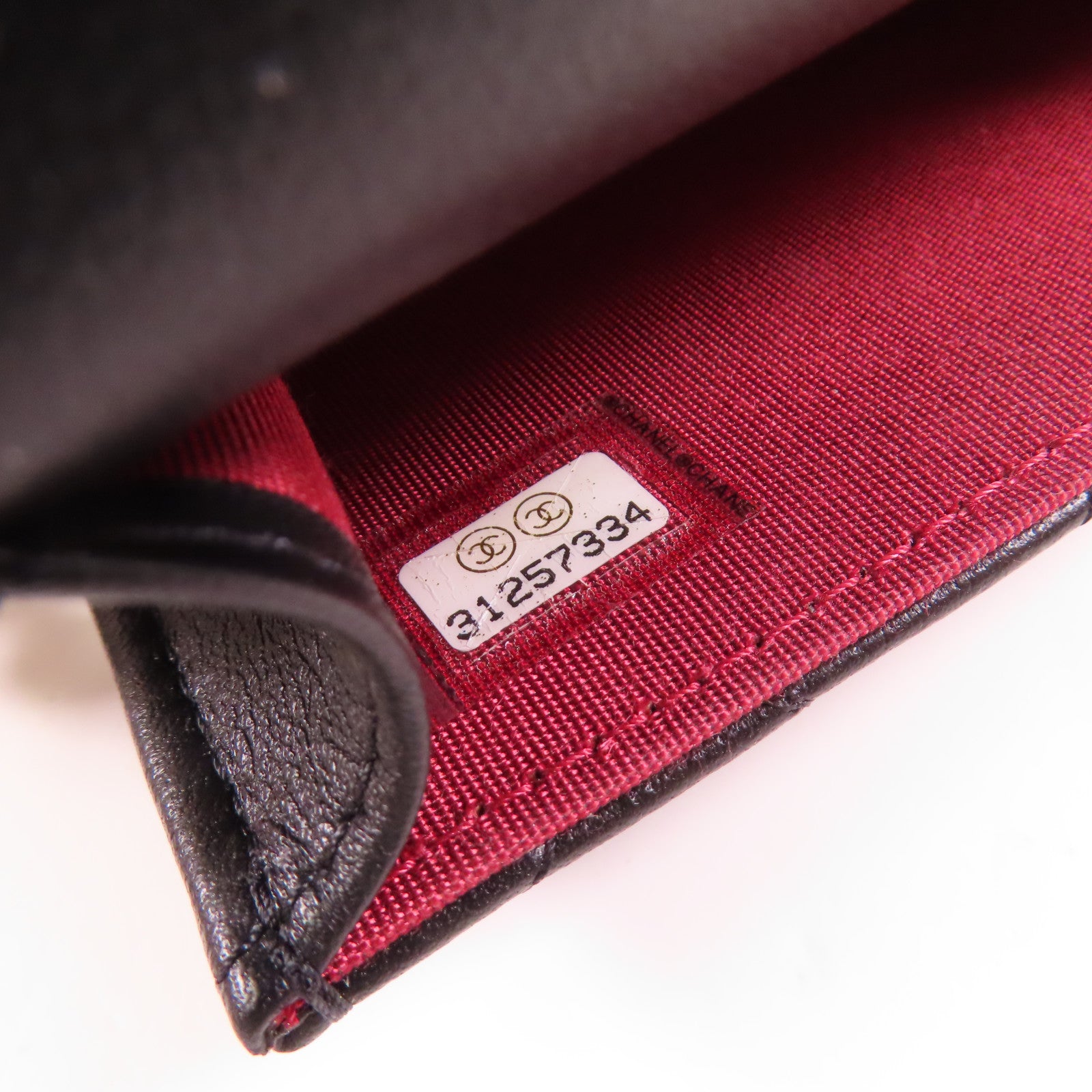 CHANEL 牛皮皮革Long Strap Phone Bag銀扣鏈帶肩背袋