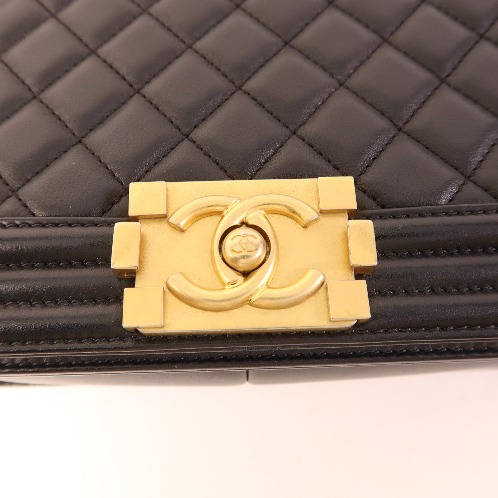 CHANEL 羊皮皮革Boy 25金扣鏈帶肩背袋