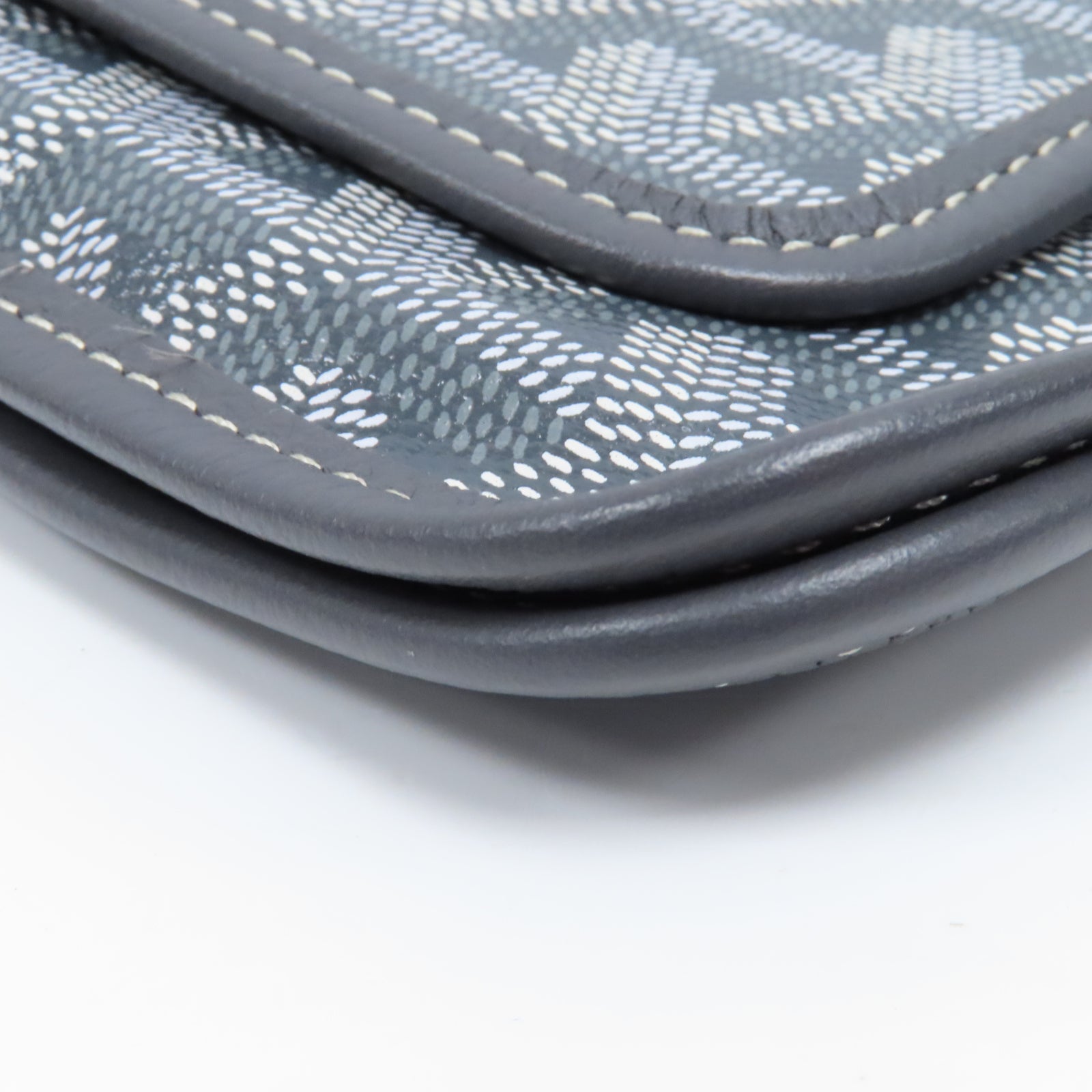 GOYARD 塗層帆布Plumet Pocket Wallet銀扣肩背袋灰色