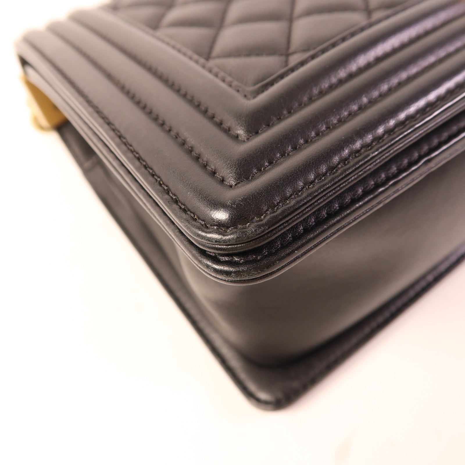 CHANEL 羊皮皮革Boy 25金扣鏈帶肩背袋