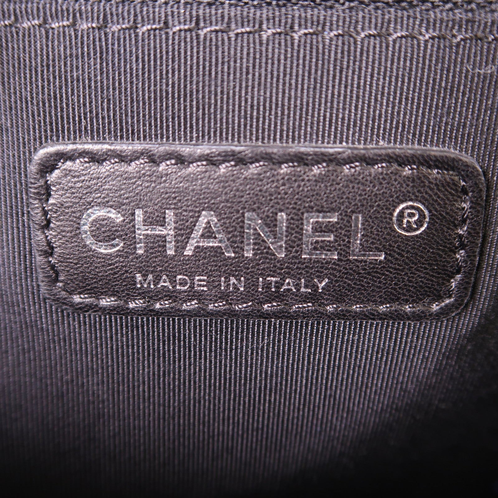 CHANEL 牛皮皮革Boy 30銀扣肩背袋