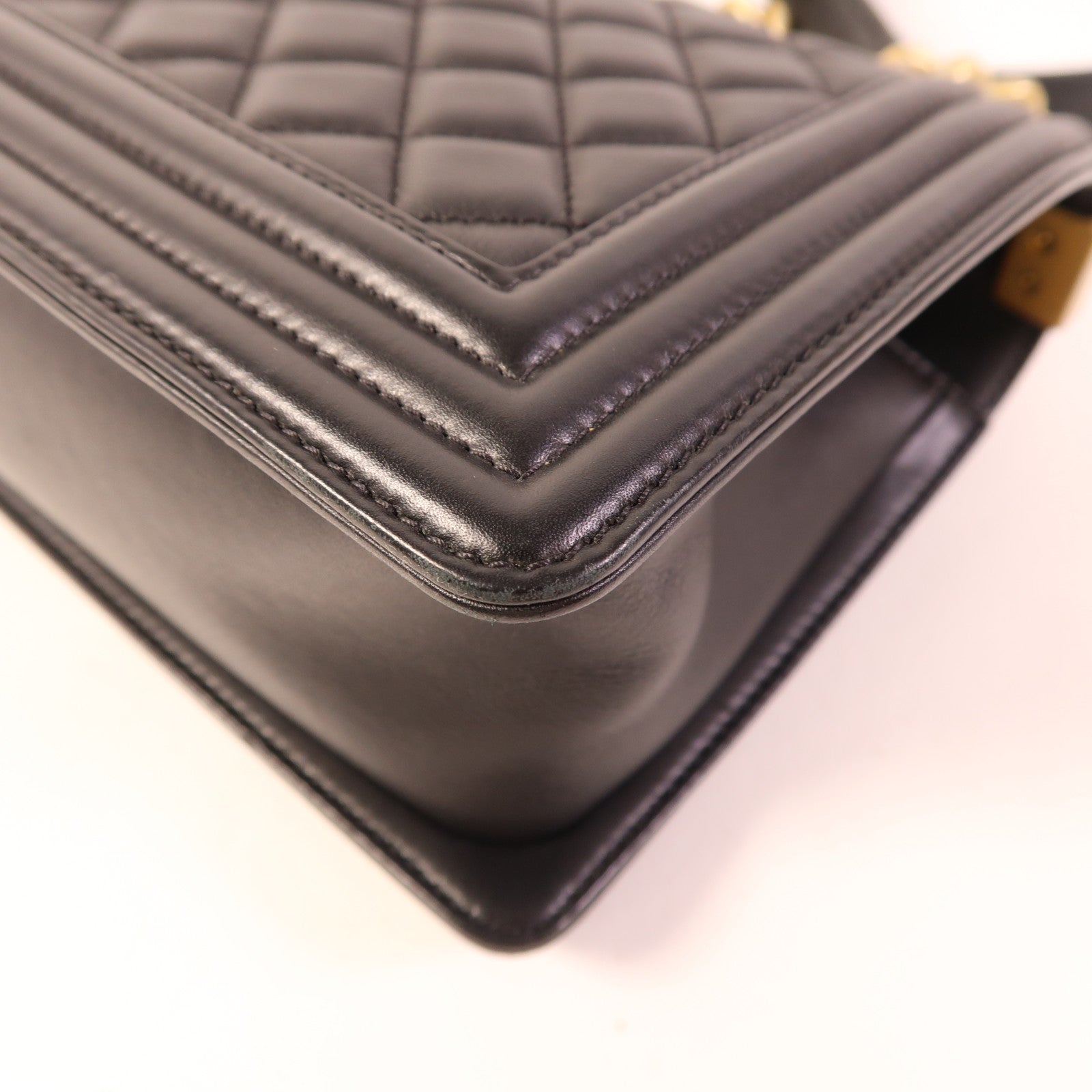 CHANEL 羊皮皮革Boy 25金扣鏈帶肩背袋