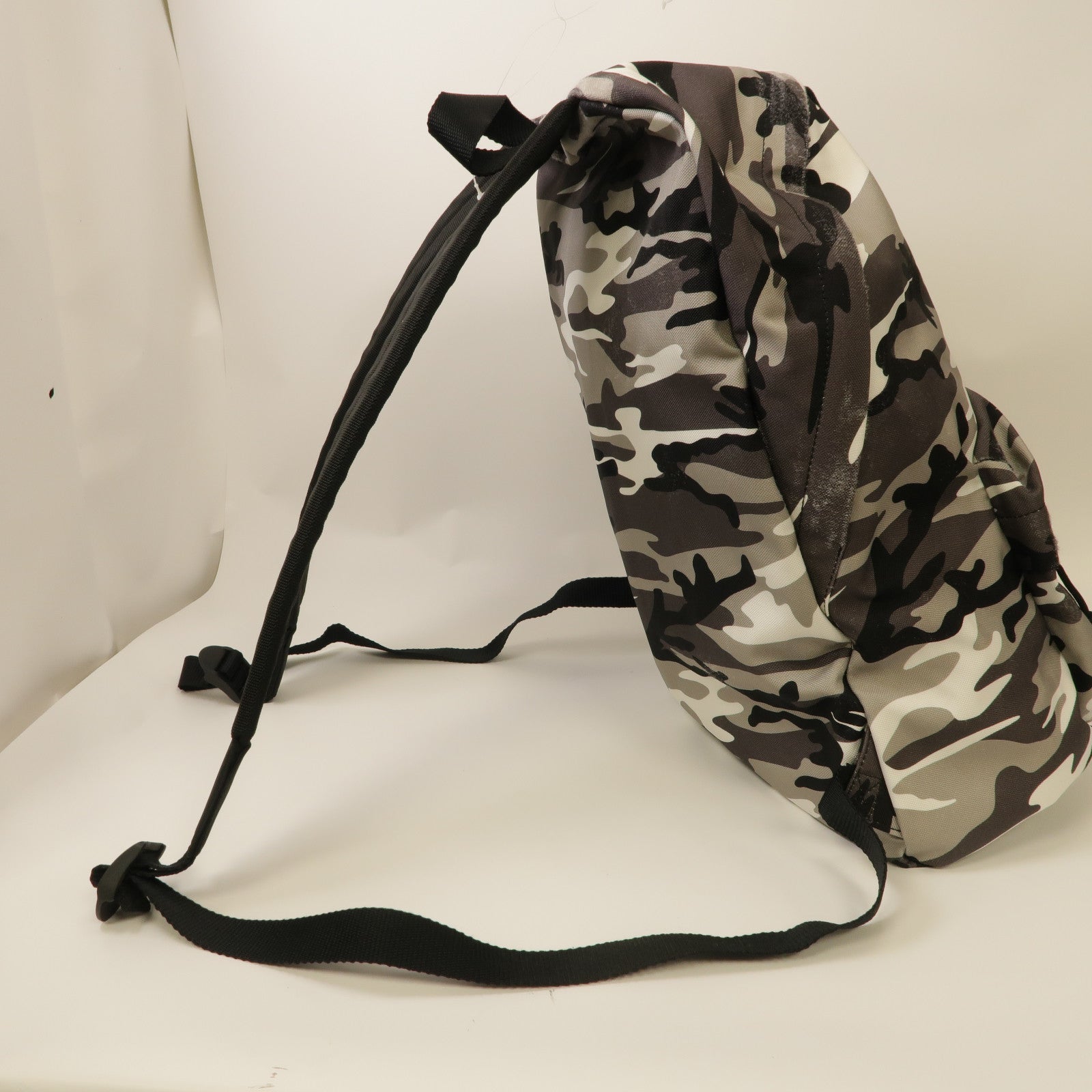 BALENCIAGA 尼龍Explorer Backpack背包黑色/白色
