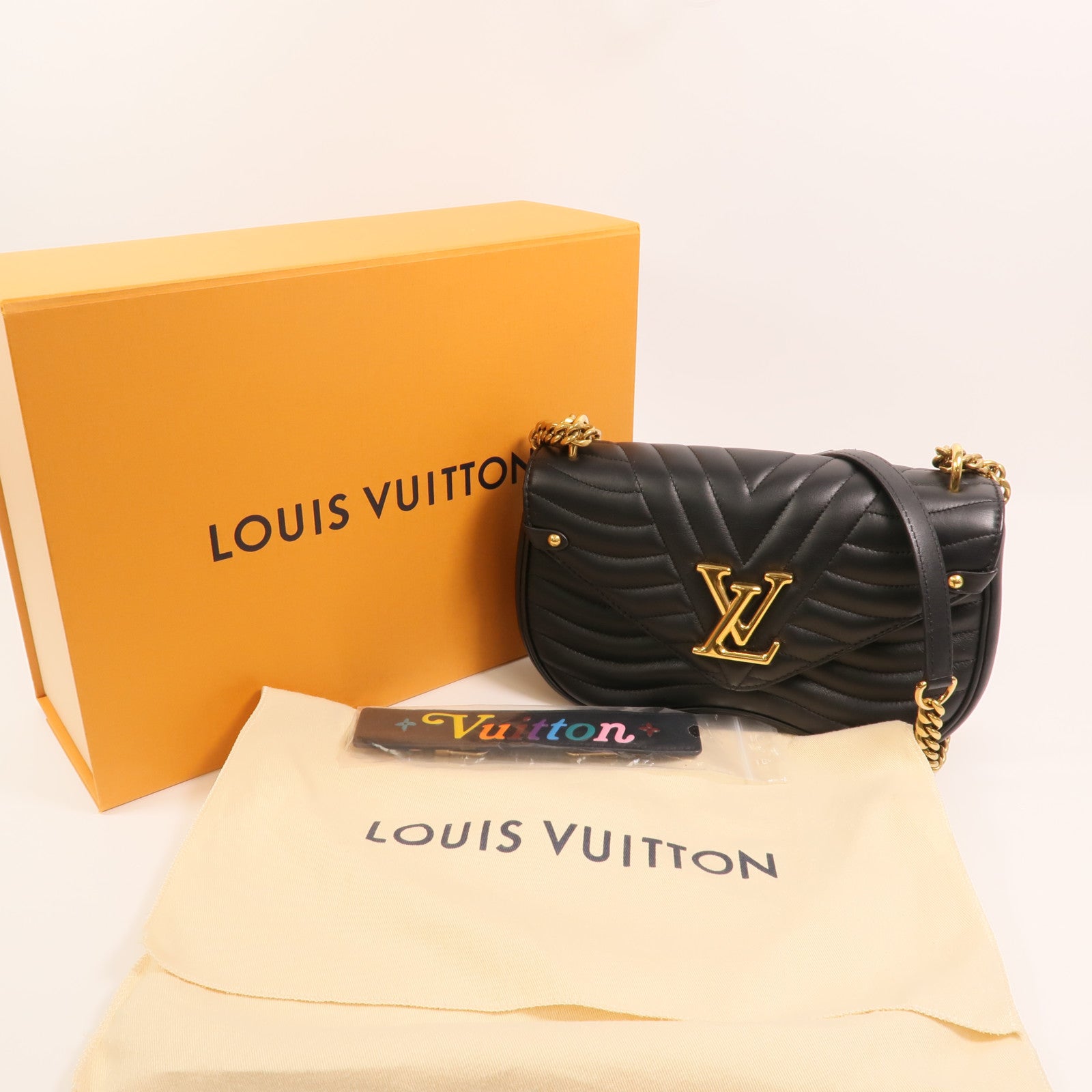 LOUIS VUITTON 牛皮皮革New Wave MM金扣鏈帶手挽肩背兩用袋