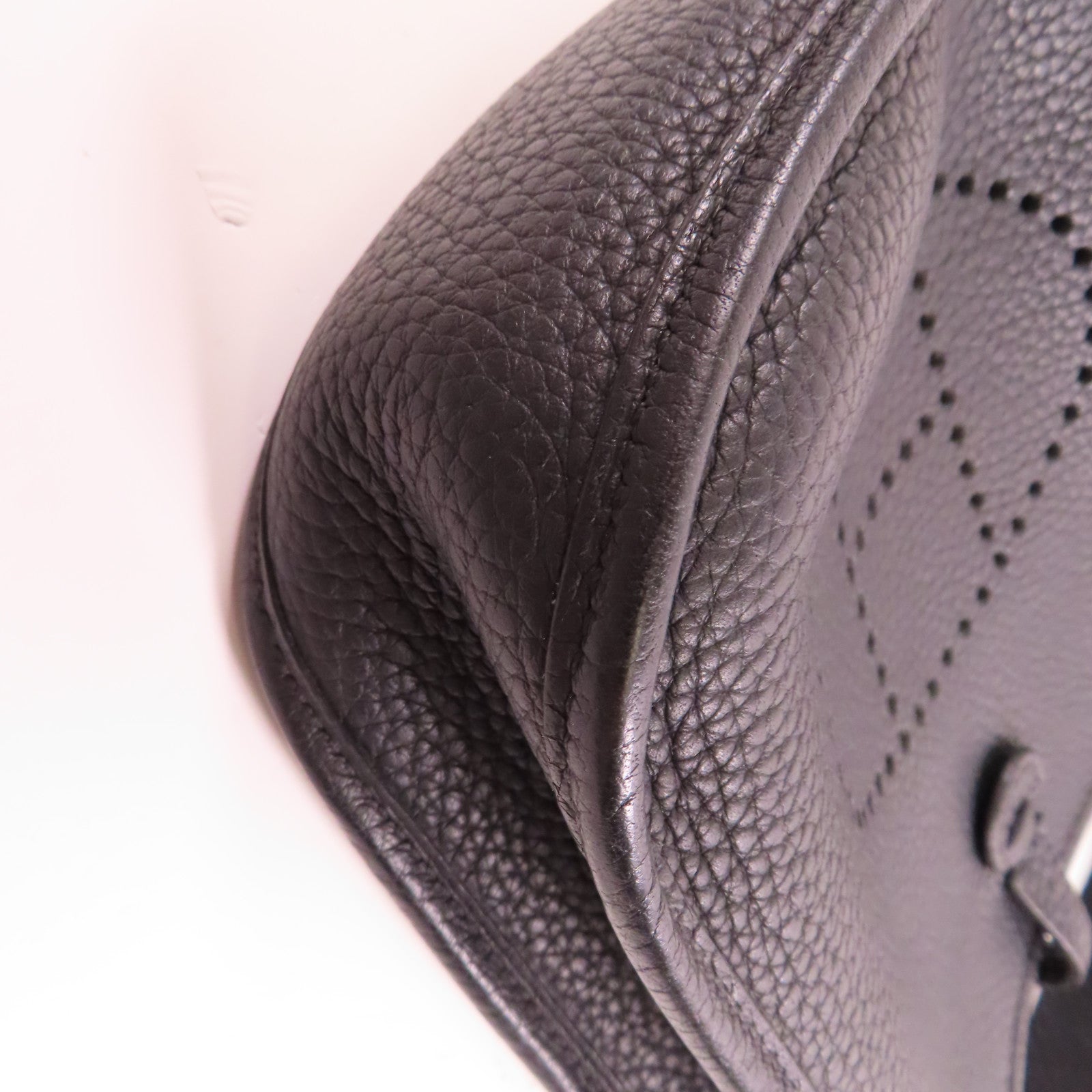 HERMES GHW Evelyne TPM Shoulder Bag Taurillon Clemence Leather Stamp Y 89 Noir