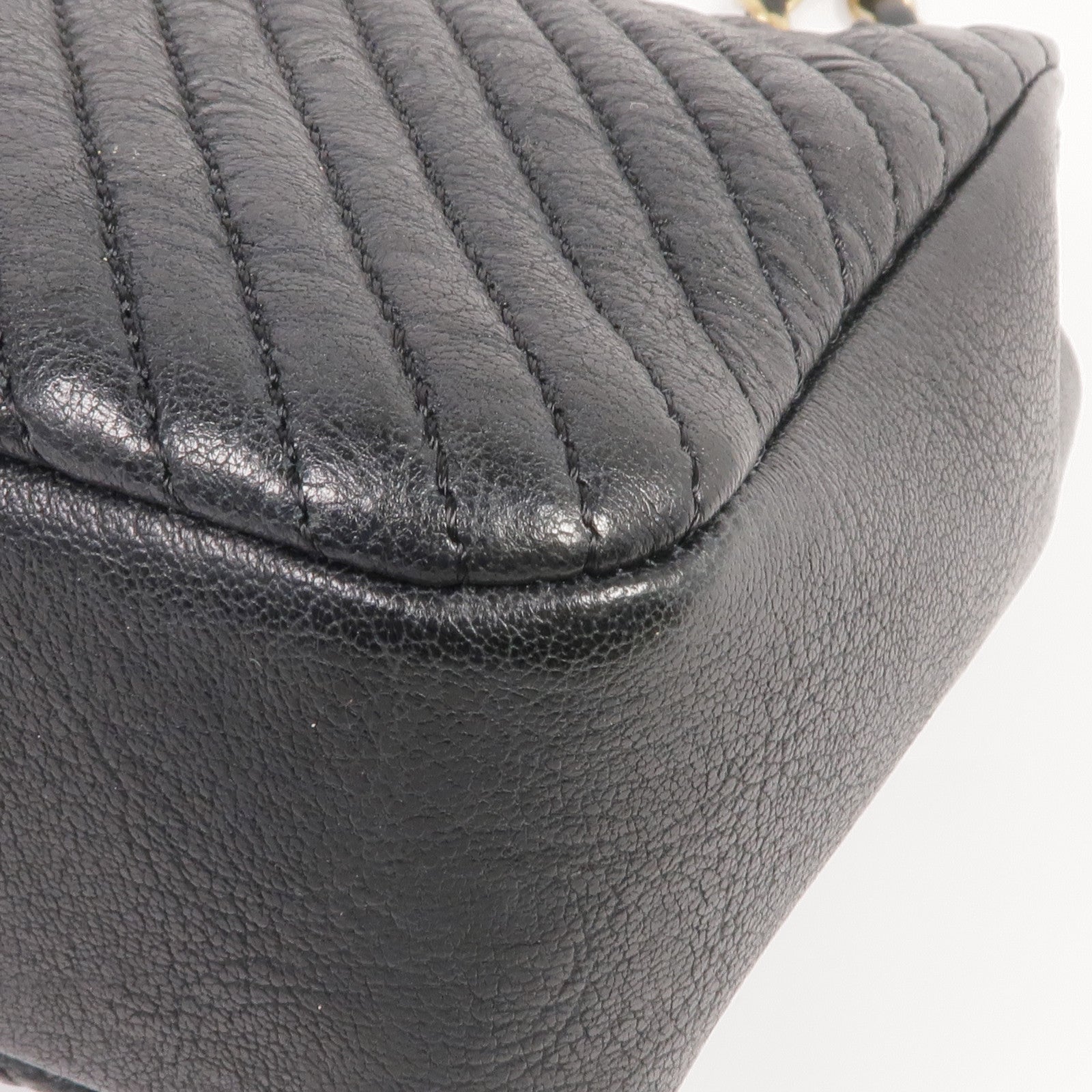 CHANEL 牛皮皮革Chain Shoulder金扣鏈帶肩背袋