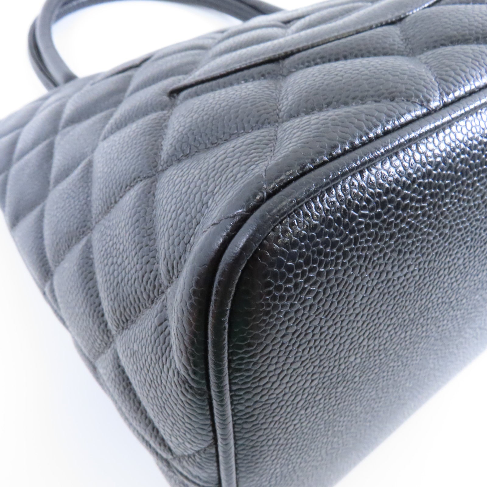 CHANEL 菱格Caviar皮革Medallion Tote Bag銀扣手挽袋黑色