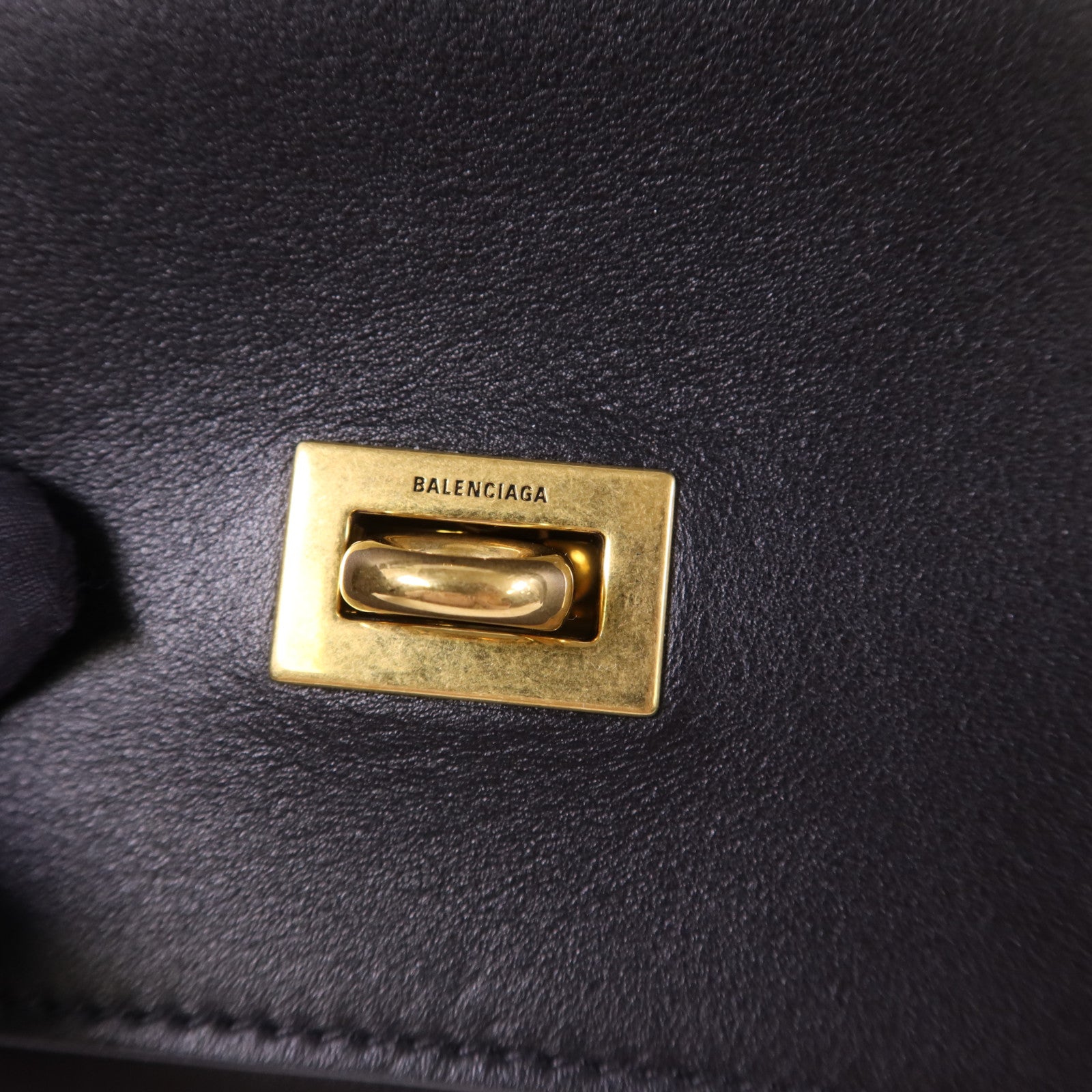 BALENCIAGA 牛皮皮革Bel Air金扣肩背袋