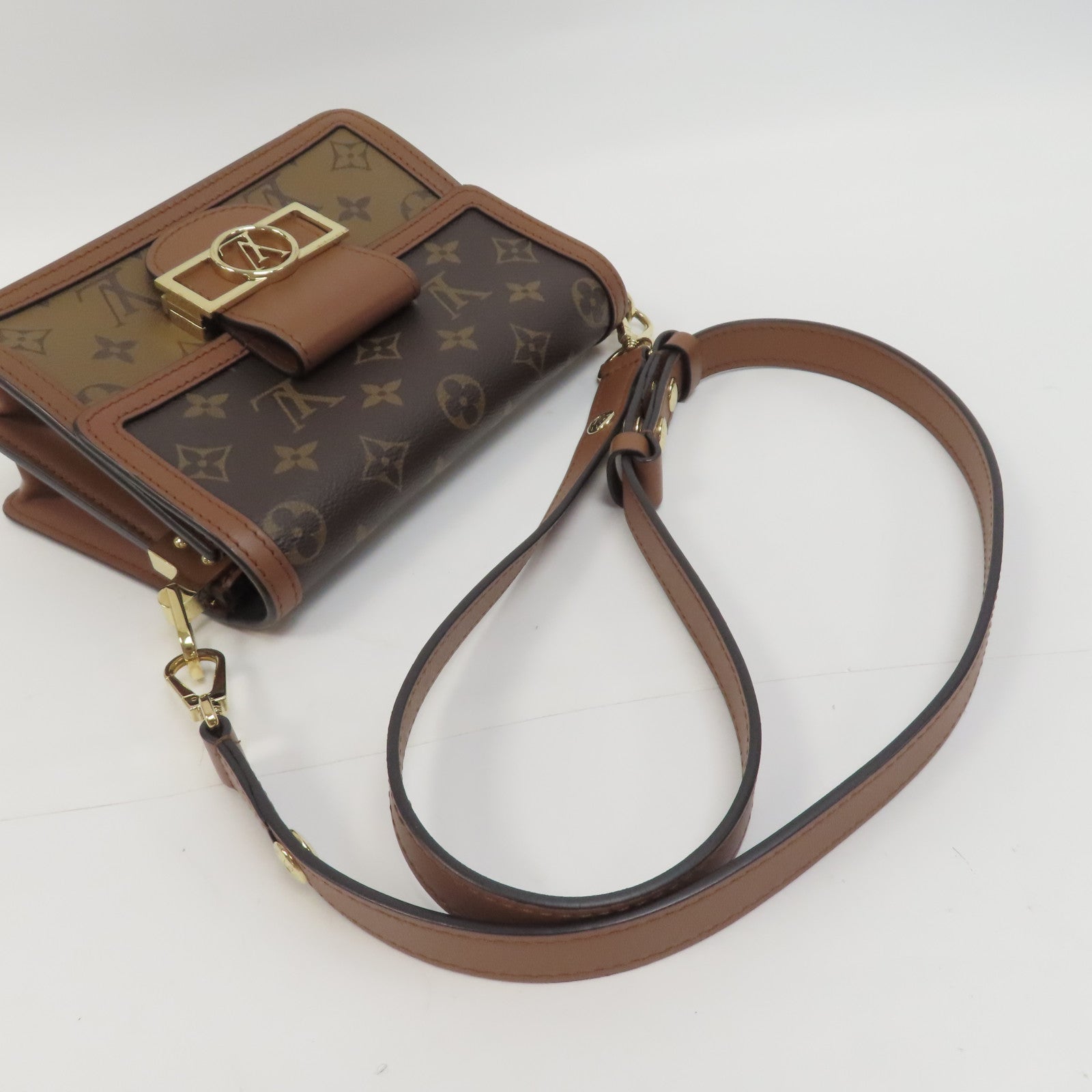 LOUIS VUITTON Monogram Reverse Mini Dauphine金扣肩背袋啡色