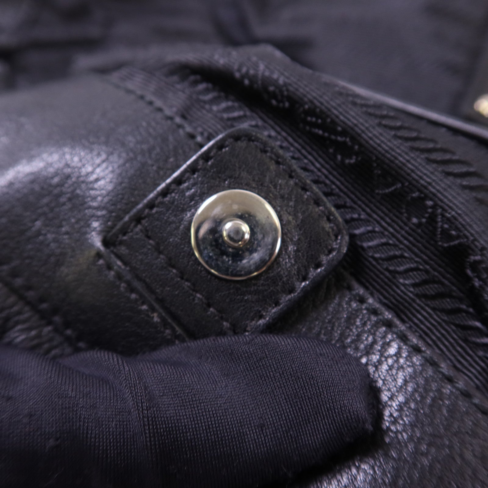 PRADA 牛皮皮革Shoulder Bag銀扣肩背袋