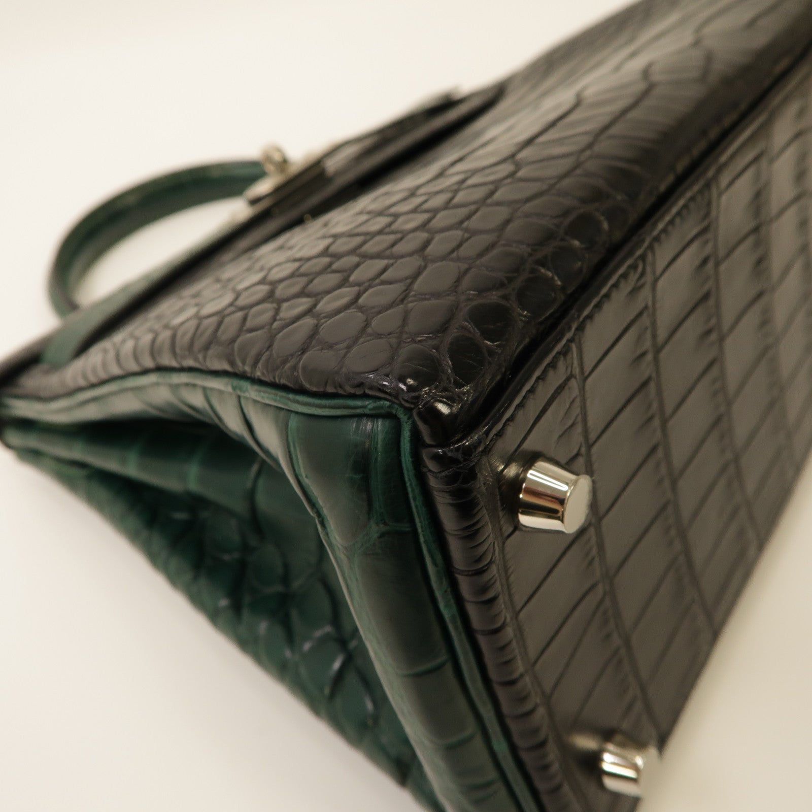 HERMES 【激減優惠】鱷魚皮革Kelly 28 (Special Order)銀扣手挽肩背兩用袋翡翠綠色/黑色