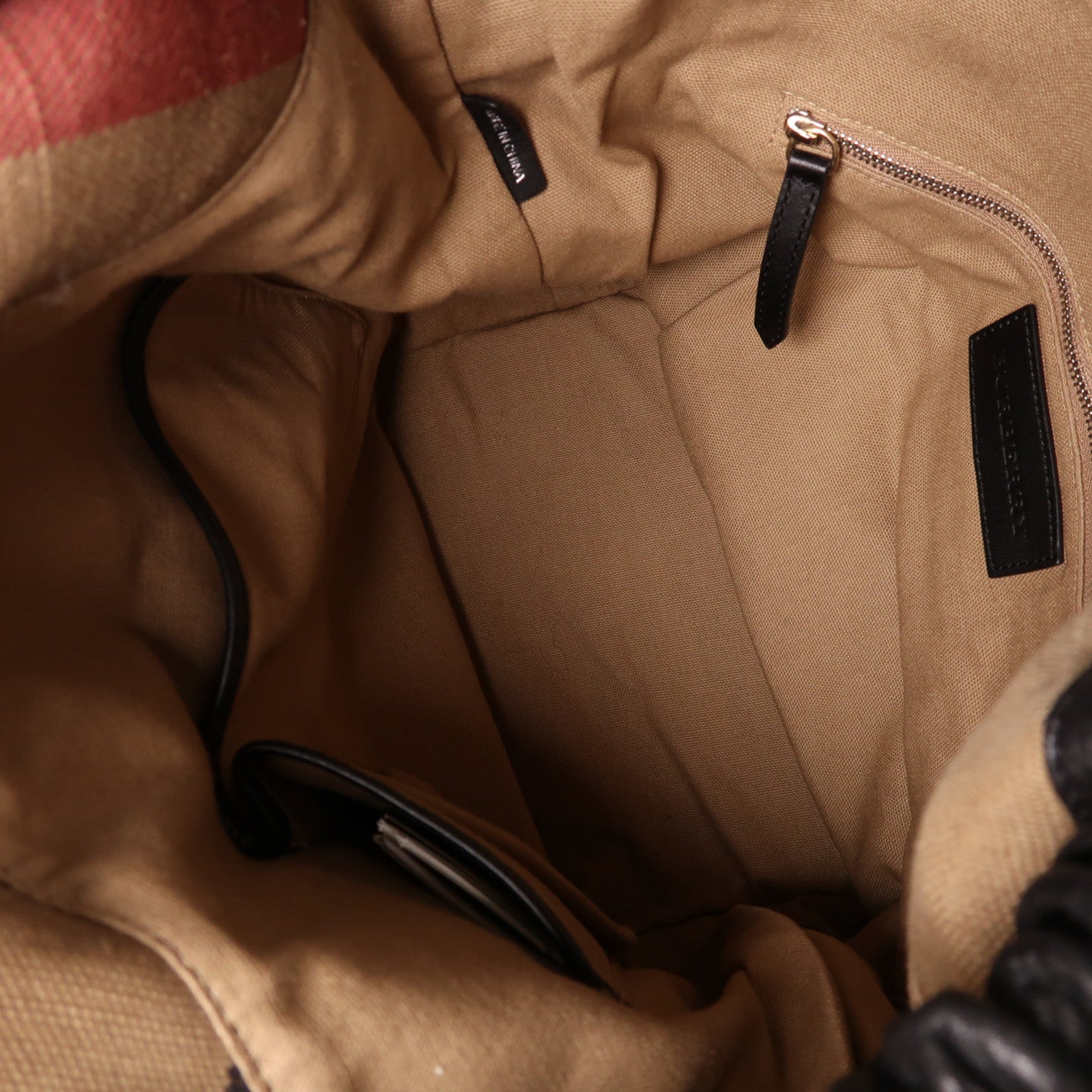 BURBERRY 牛皮皮革Hand Bag金扣手挽袋黑色