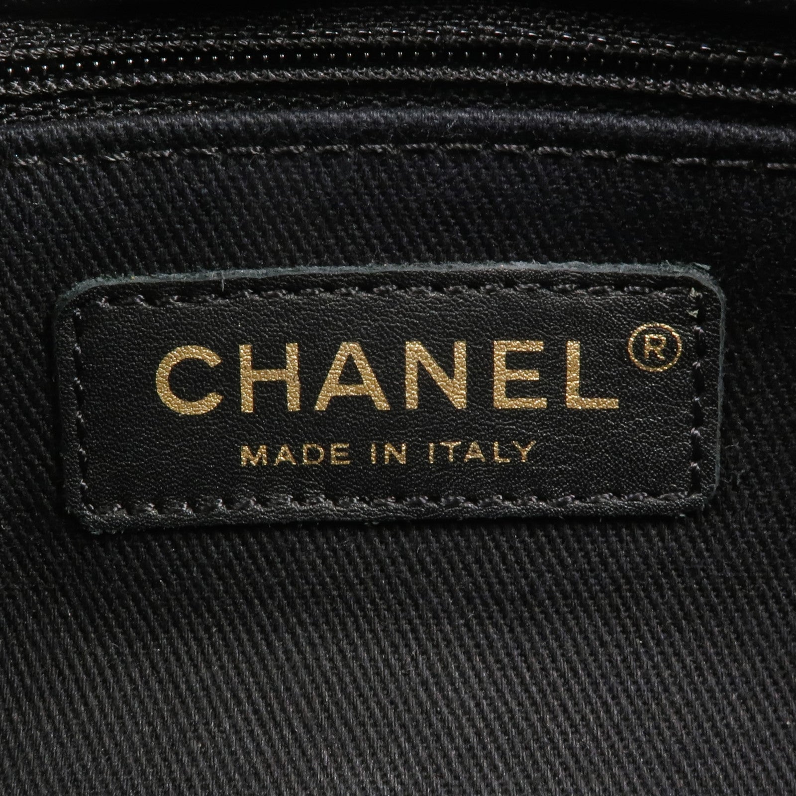 CHANEL 牛皮皮革Chain Shoulder金扣鏈帶肩背袋