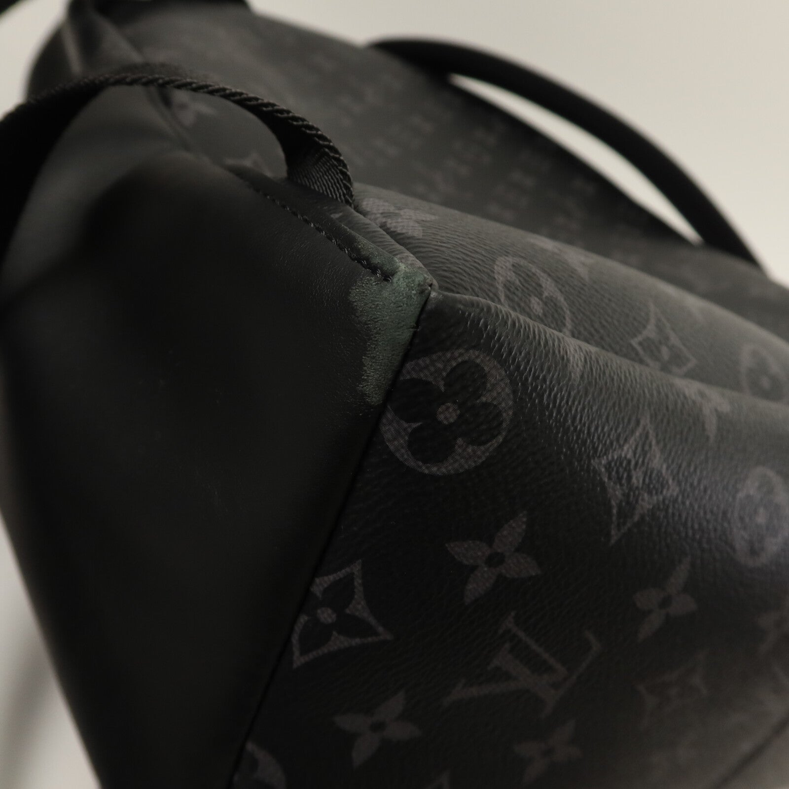 LOUIS VUITTON Monogram Eclipse Discovery PM背包