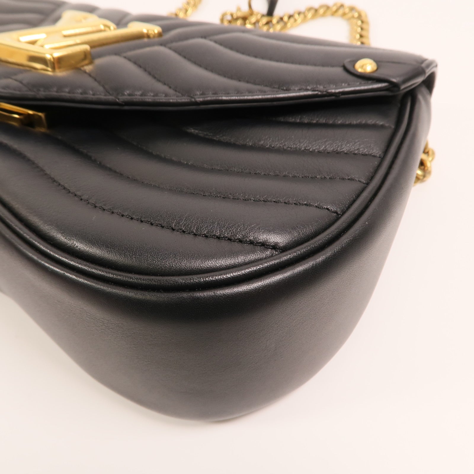 LOUIS VUITTON 牛皮皮革New Wave MM金扣鏈帶手挽肩背兩用袋