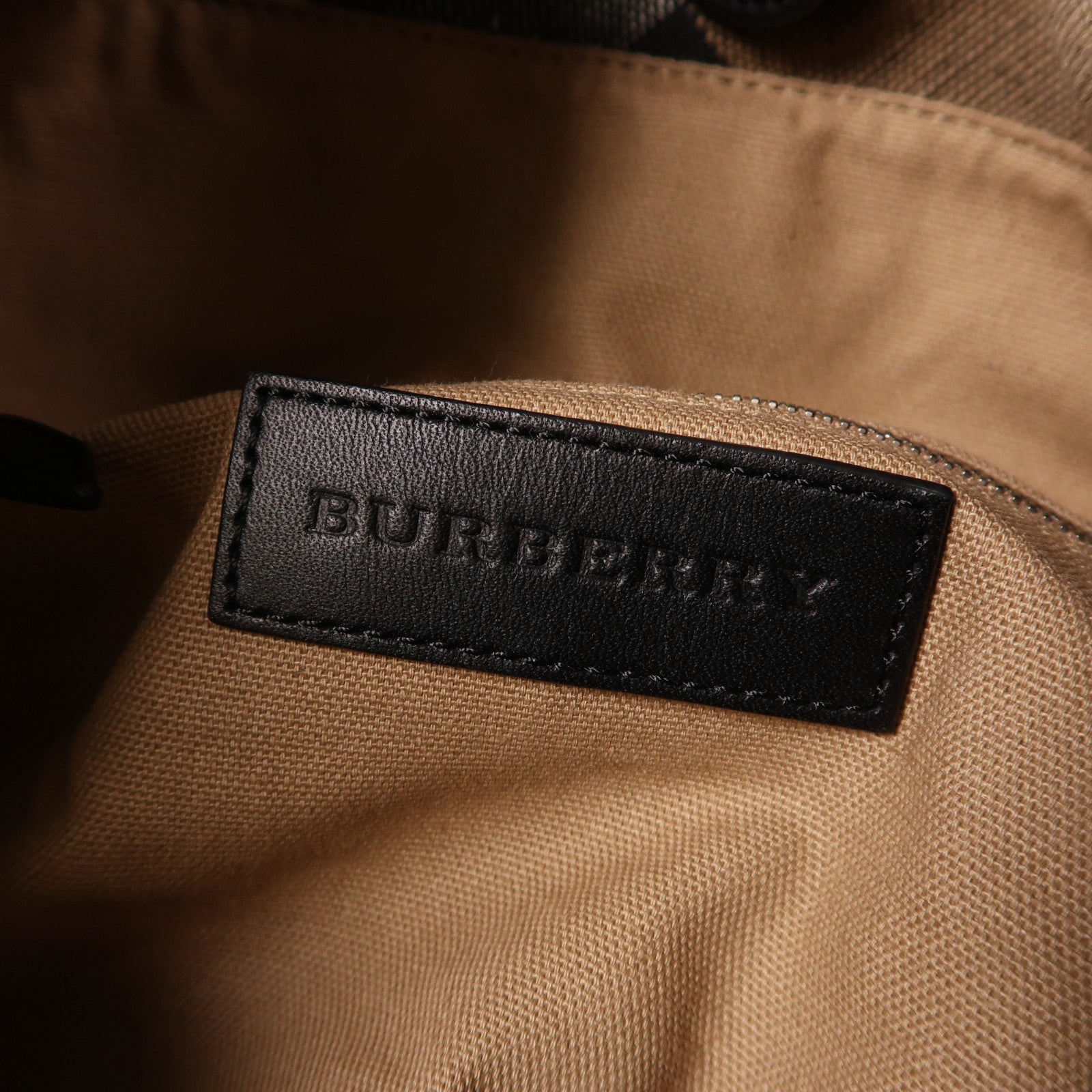BURBERRY 牛皮皮革Hand Bag金扣手挽袋黑色