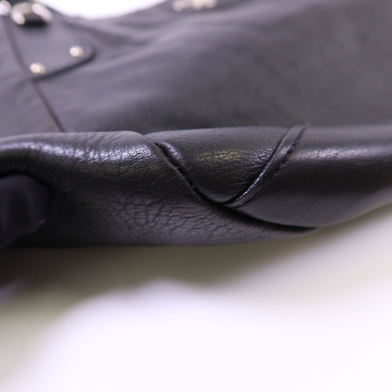 PRADA 牛皮皮革Shoulder Bag銀扣肩背袋