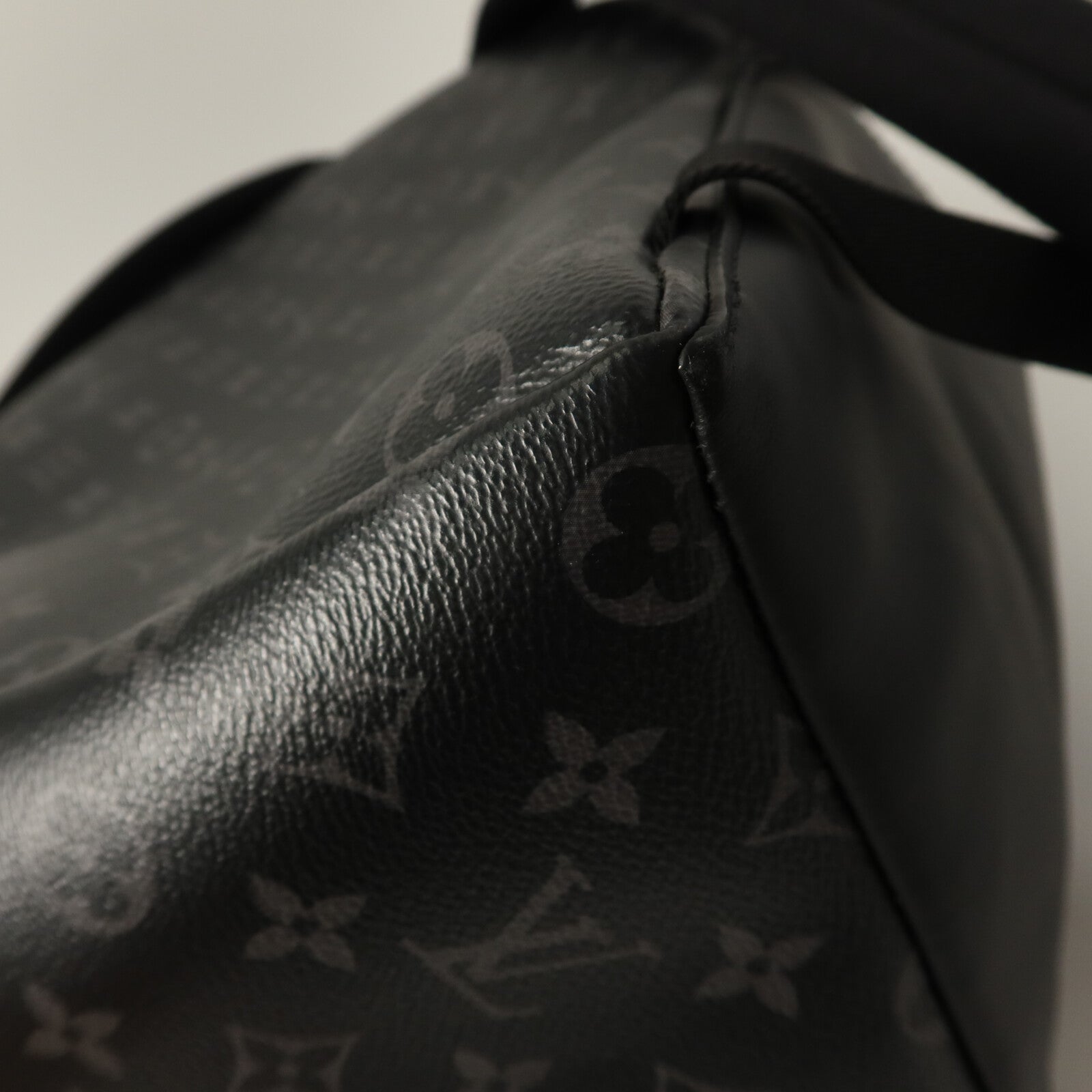 LOUIS VUITTON Monogram Eclipse Discovery PM背包