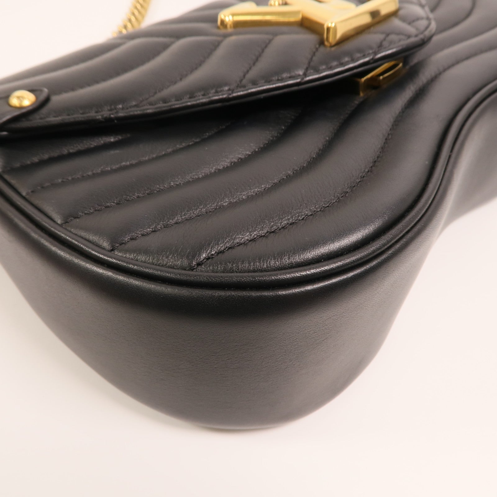 LOUIS VUITTON 牛皮皮革New Wave MM金扣鏈帶手挽肩背兩用袋