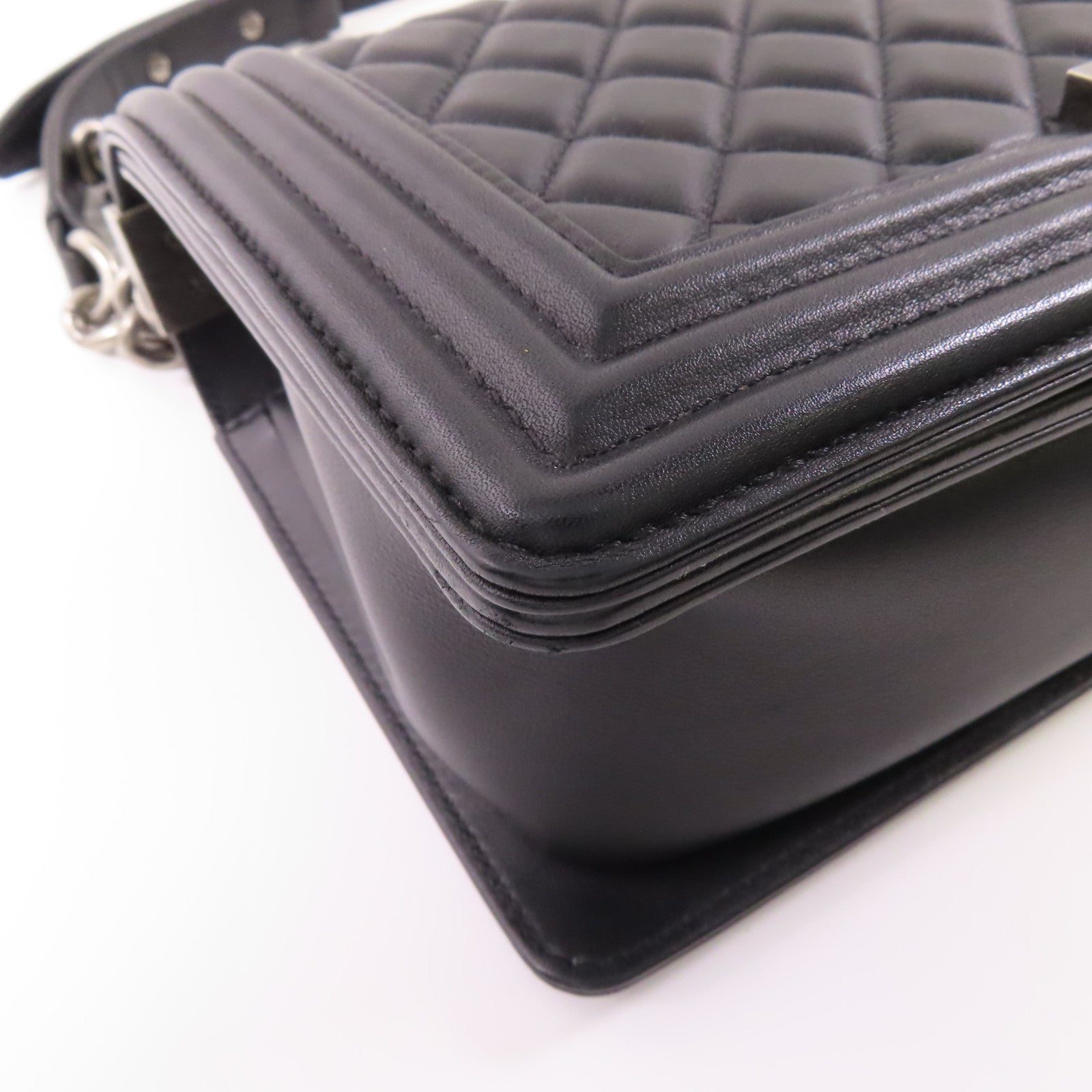 CHANEL 牛皮皮革Boy 25鏈帶肩背袋