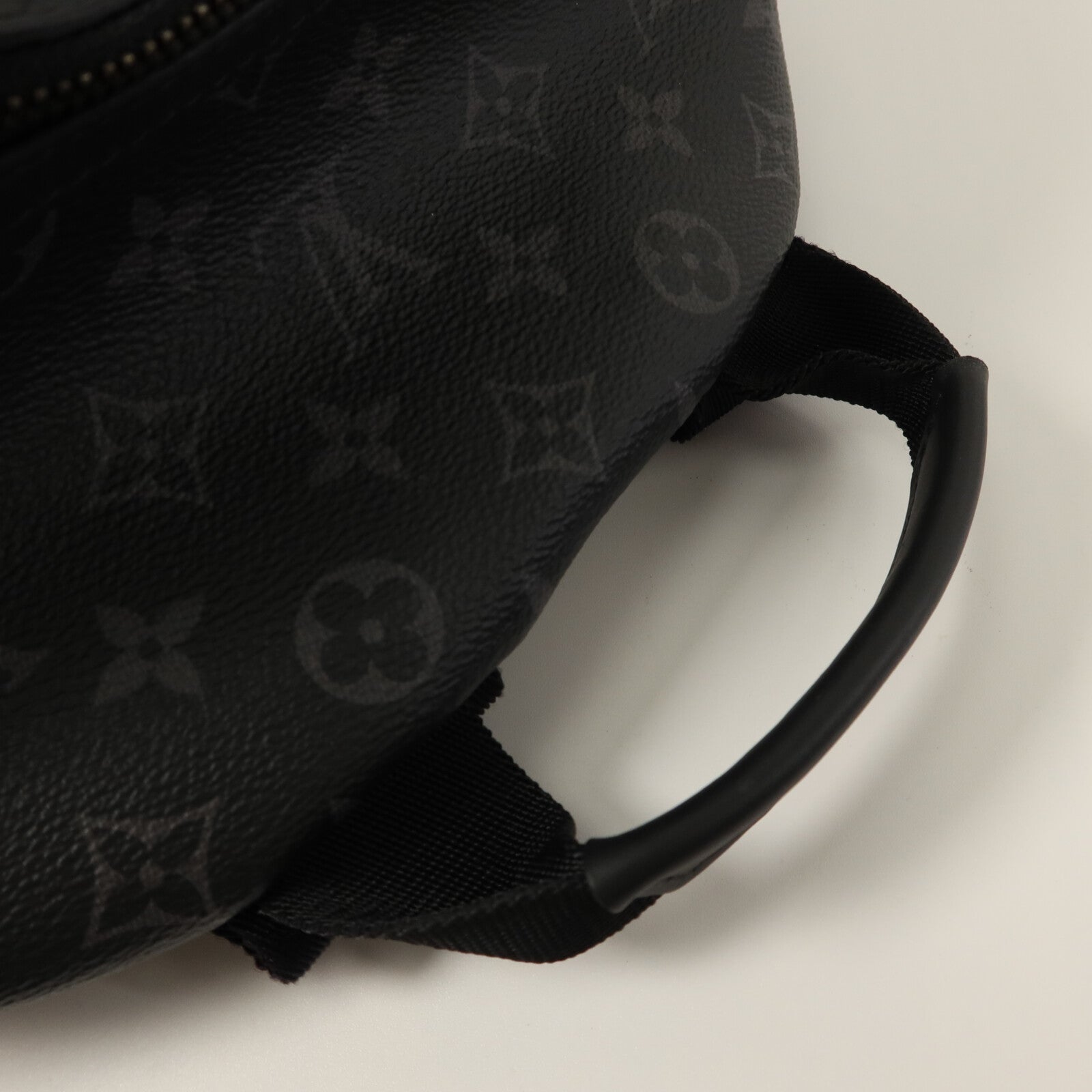 LOUIS VUITTON Monogram Eclipse Discovery PM背包